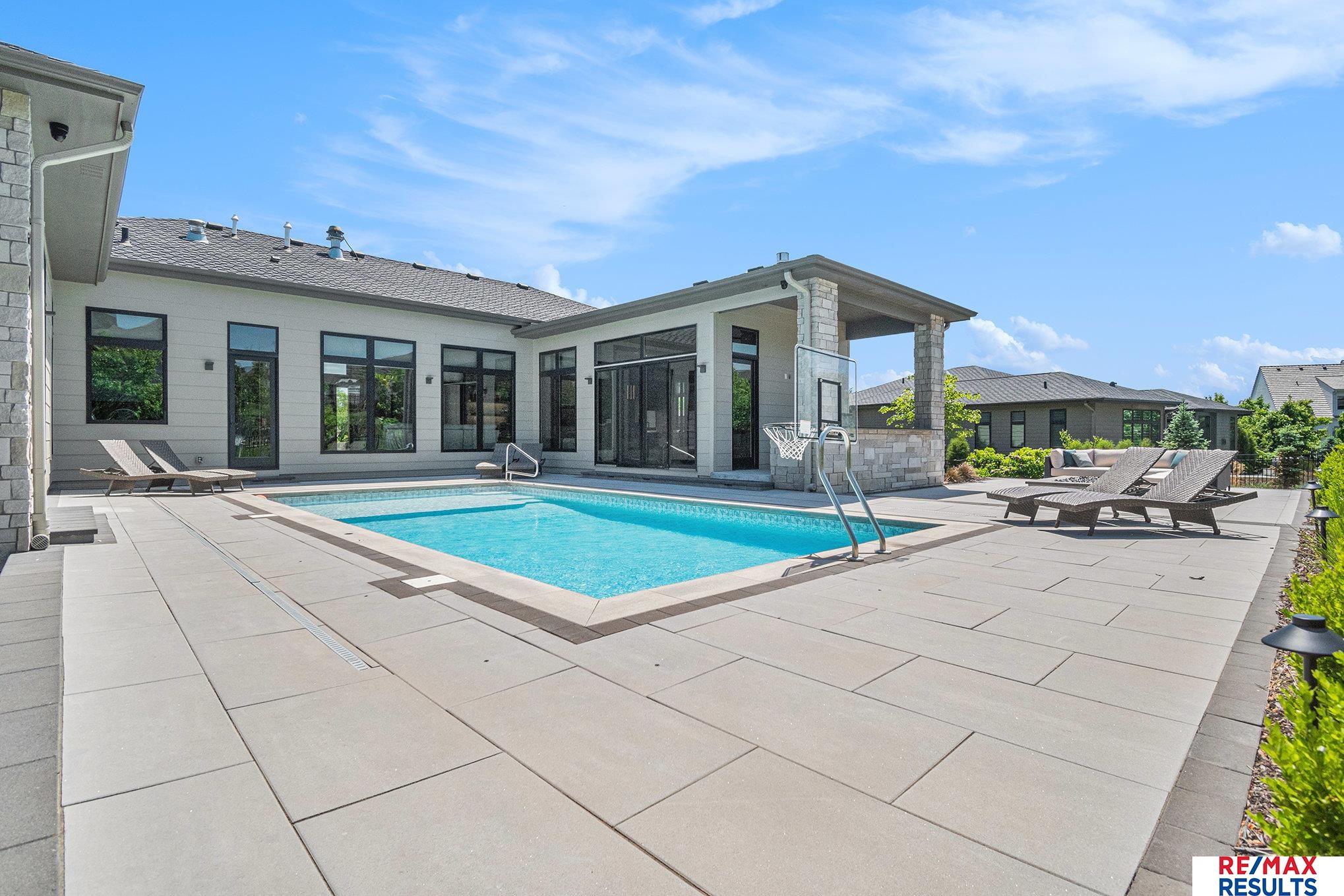 Elkhorn, Nebraska, 68022, United States, 5 Bedrooms Bedrooms, ,7 BathroomsBathrooms,Residential,Pending,1953673