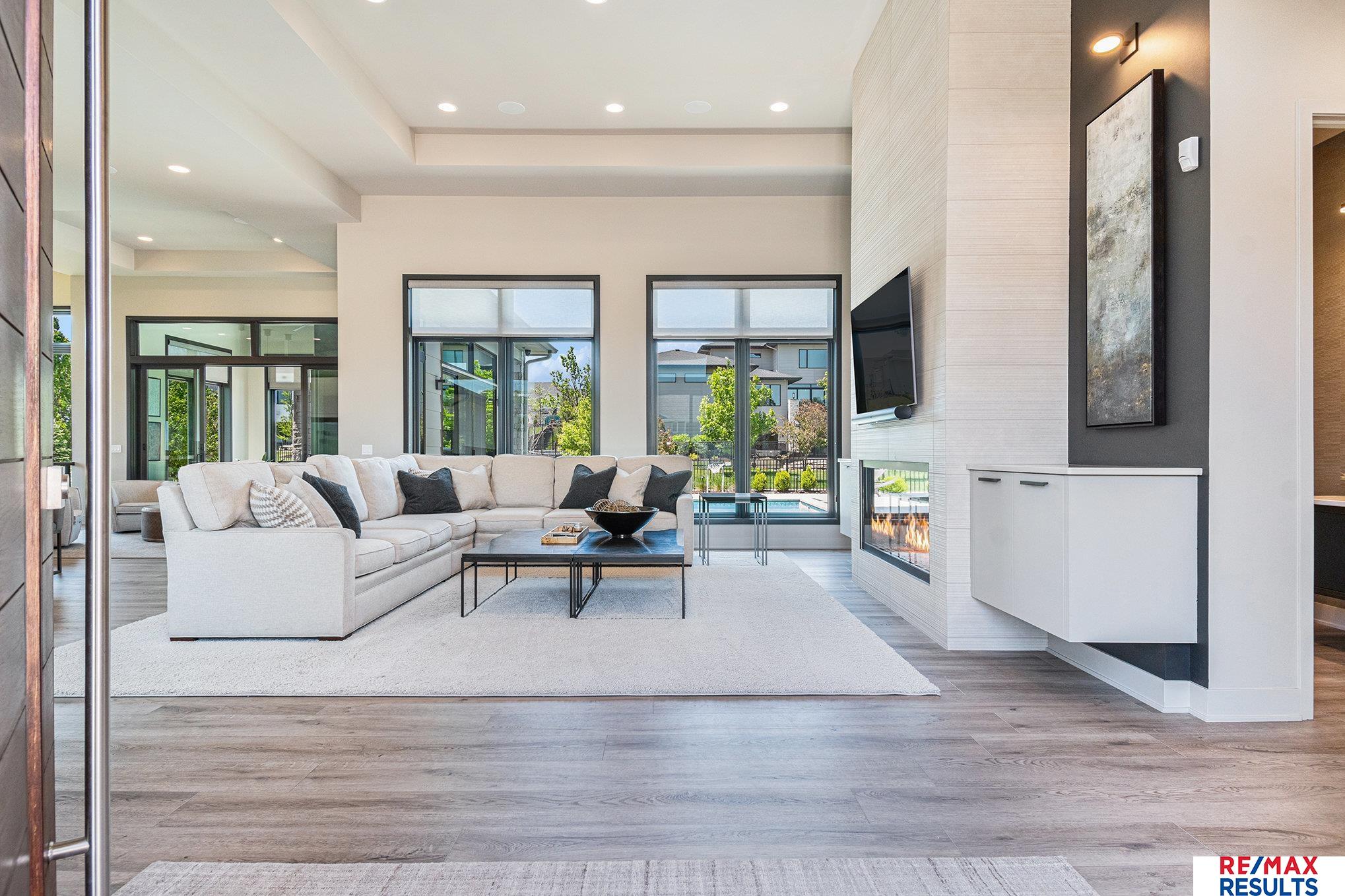 Elkhorn, Nebraska, 68022, United States, 5 Bedrooms Bedrooms, ,7 BathroomsBathrooms,Residential,Pending,1953673