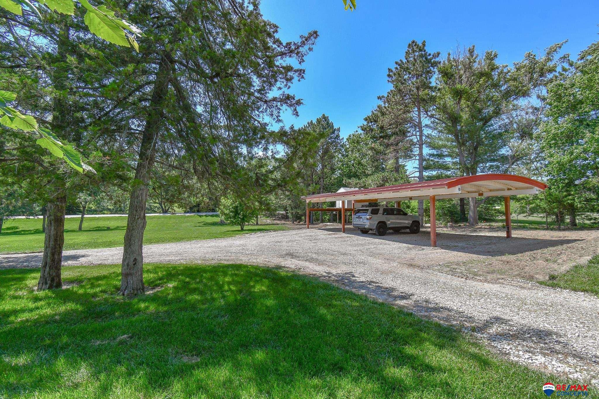 Lincoln, Nebraska, 68523, United States, 5 Bedrooms Bedrooms, ,5 BathroomsBathrooms,Residential,Active,1884993