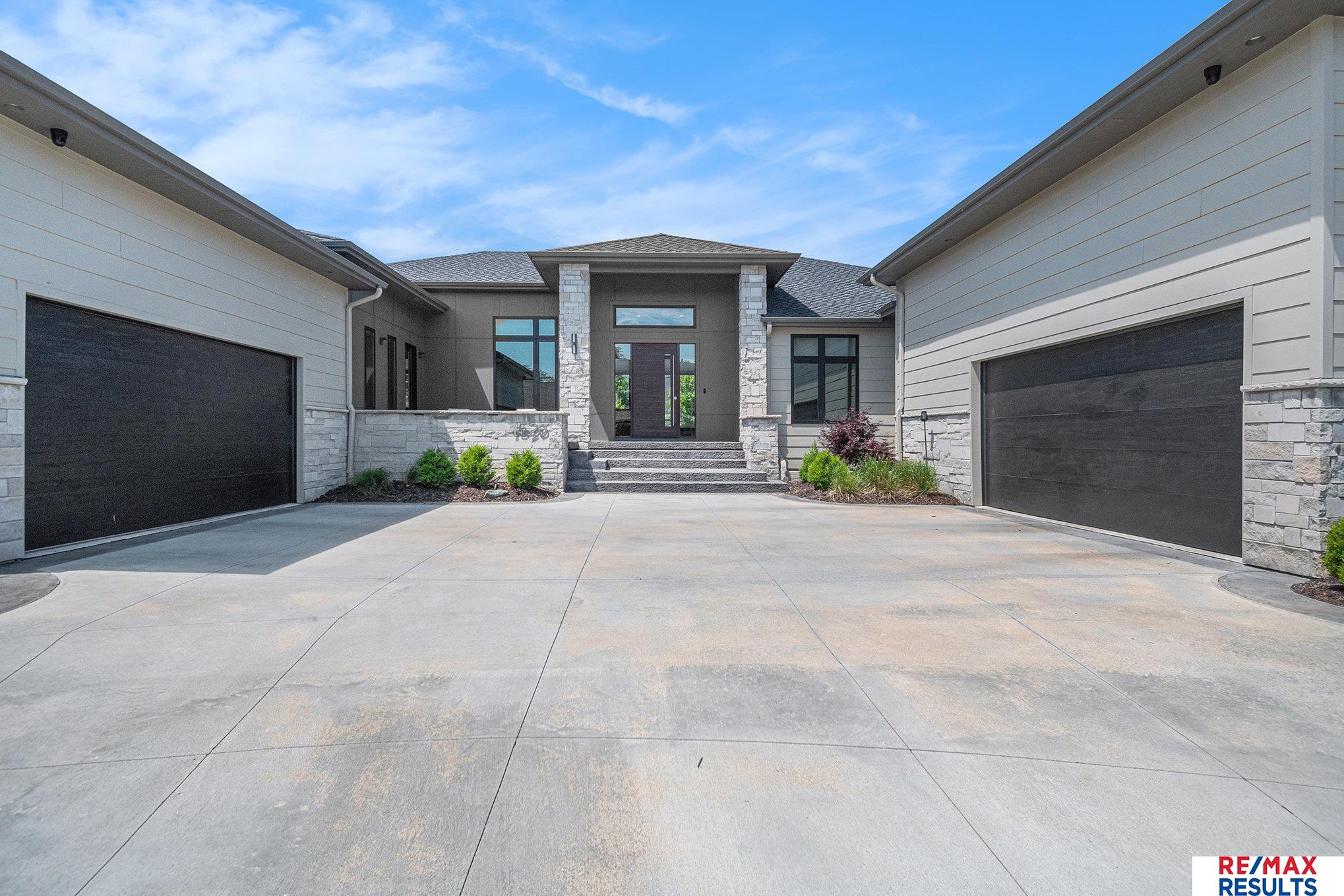 Elkhorn, Nebraska, 68022, United States, 5 Bedrooms Bedrooms, ,7 BathroomsBathrooms,Residential,Pending,1953673