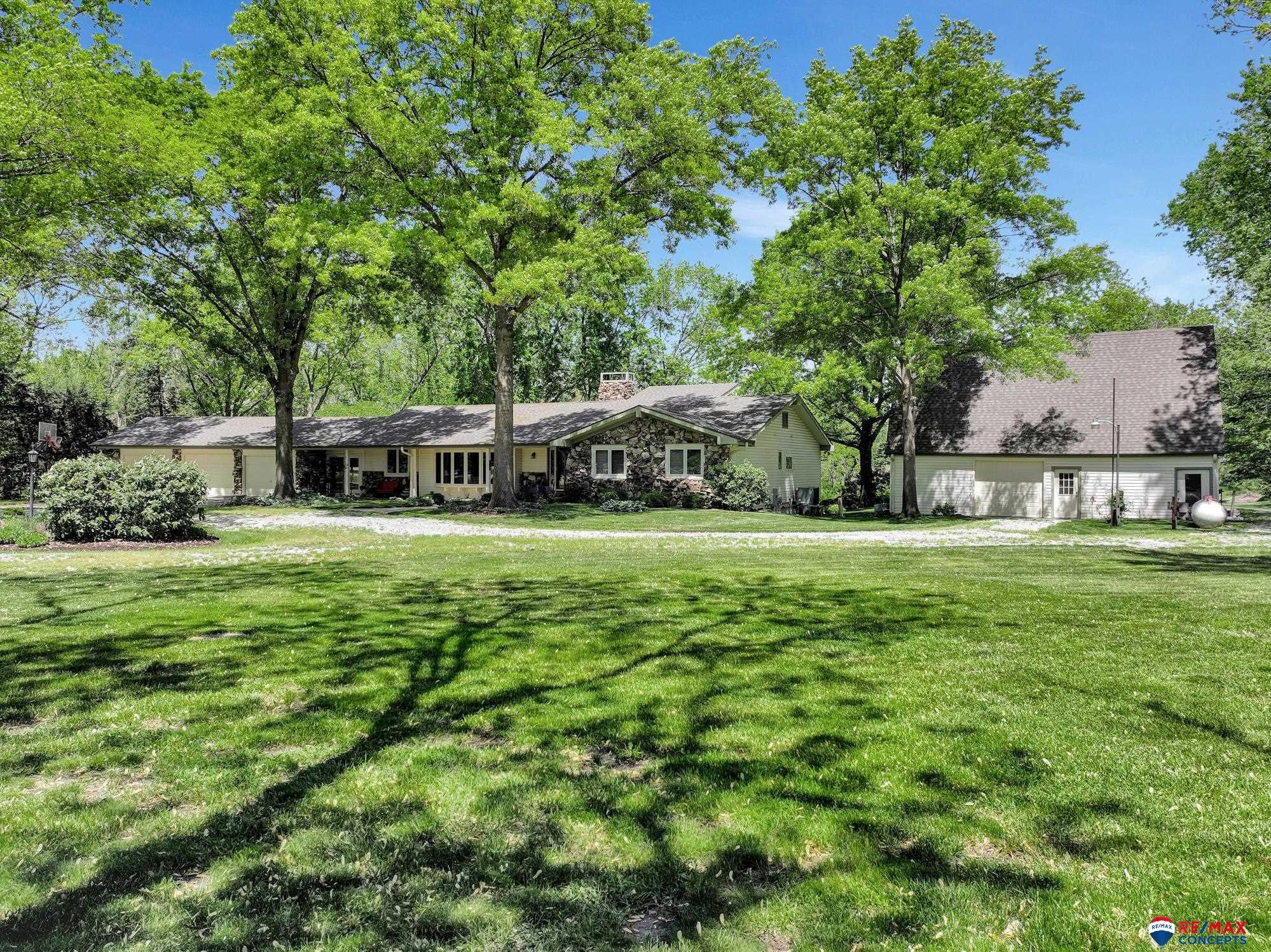 Lincoln, Nebraska, 68520, United States, 3 Bedrooms Bedrooms, ,5 BathroomsBathrooms,Residential,Active,1820460