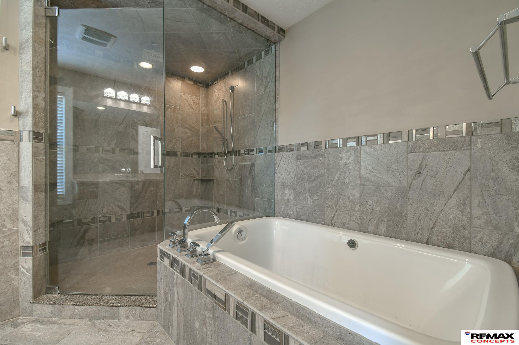 Lincoln, Nebraska, 68523, United States, 5 Bedrooms Bedrooms, ,5 BathroomsBathrooms,Residential,Active,1884993