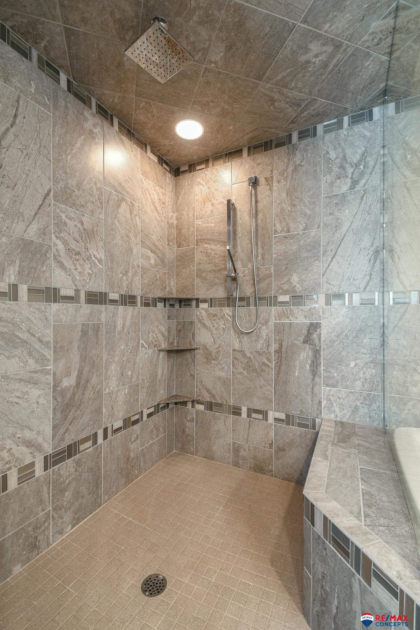 Lincoln, Nebraska, 68523, United States, 5 Bedrooms Bedrooms, ,5 BathroomsBathrooms,Residential,Active,1884993