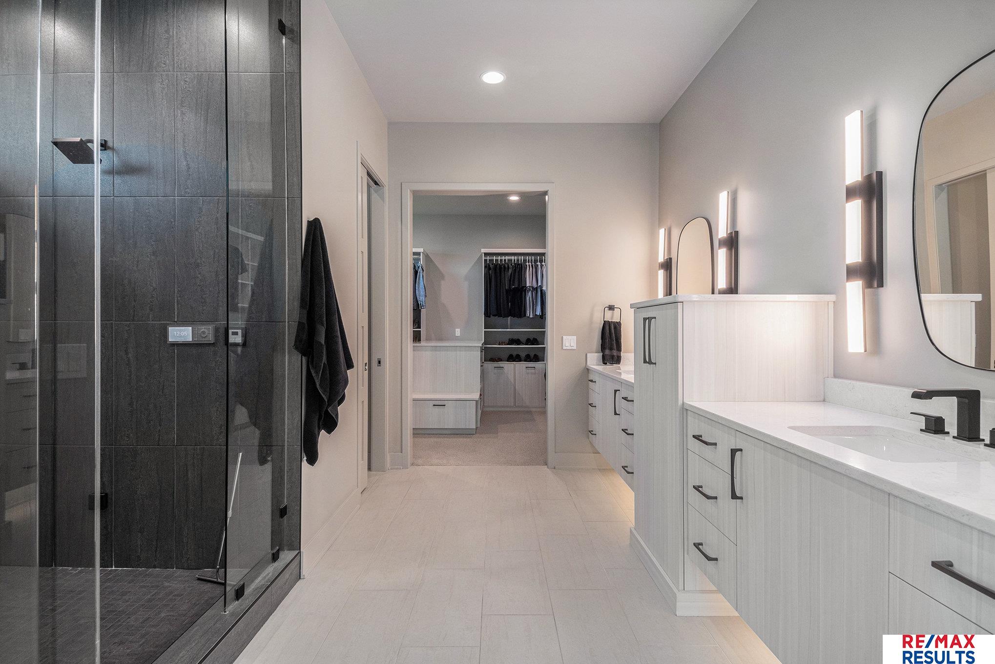 Elkhorn, Nebraska, 68022, United States, 5 Bedrooms Bedrooms, ,7 BathroomsBathrooms,Residential,Pending,1953673