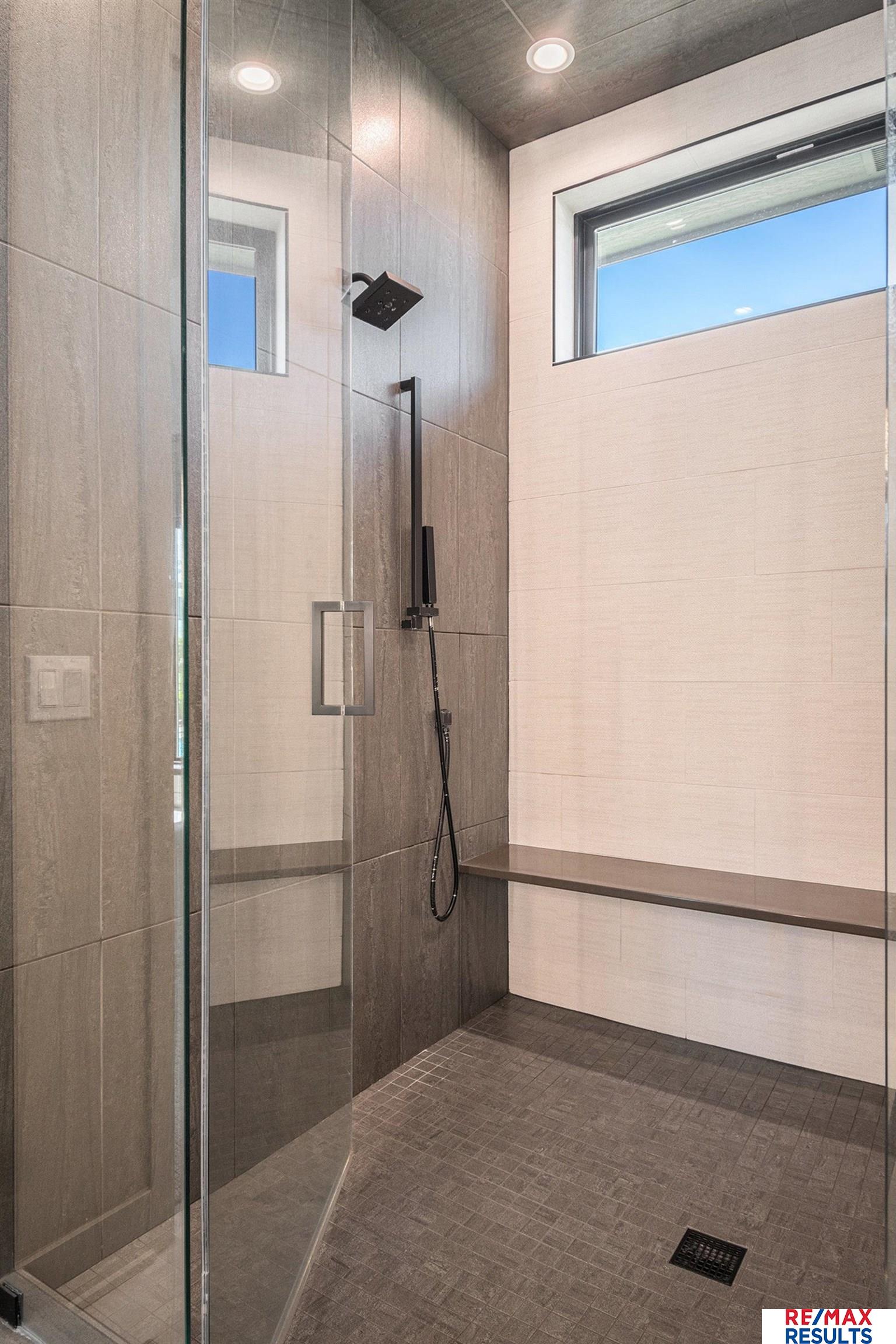 Elkhorn, Nebraska, 68022, United States, 5 Bedrooms Bedrooms, ,7 BathroomsBathrooms,Residential,Pending,1953673