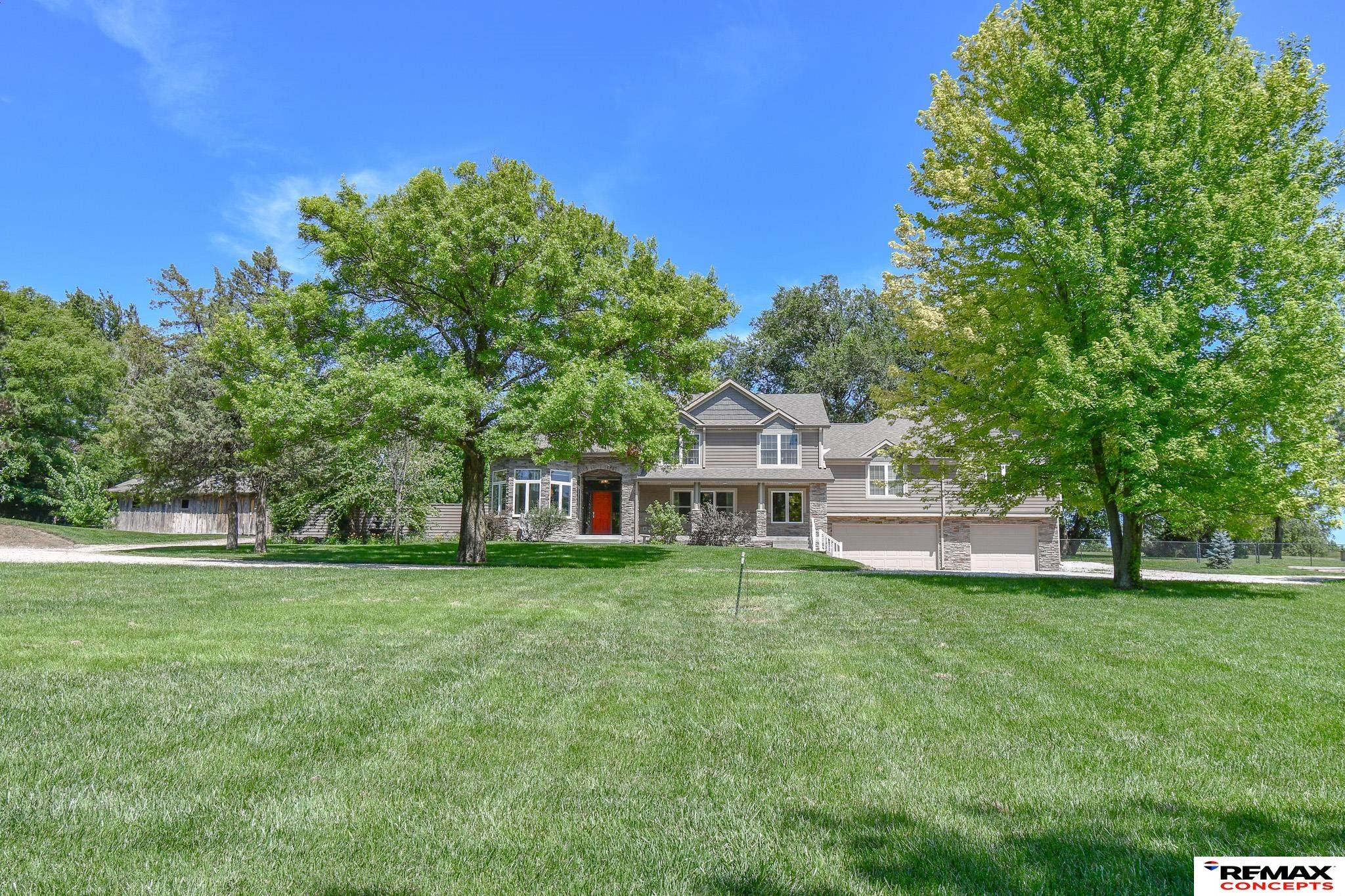 Lincoln, Nebraska, 68523, United States, 5 Bedrooms Bedrooms, ,5 BathroomsBathrooms,Residential,Active,1884993