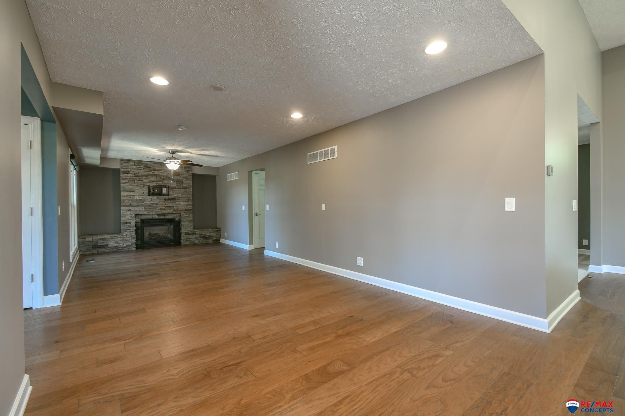 Lincoln, Nebraska, 68523, United States, 5 Bedrooms Bedrooms, ,5 BathroomsBathrooms,Residential,Active,1884993