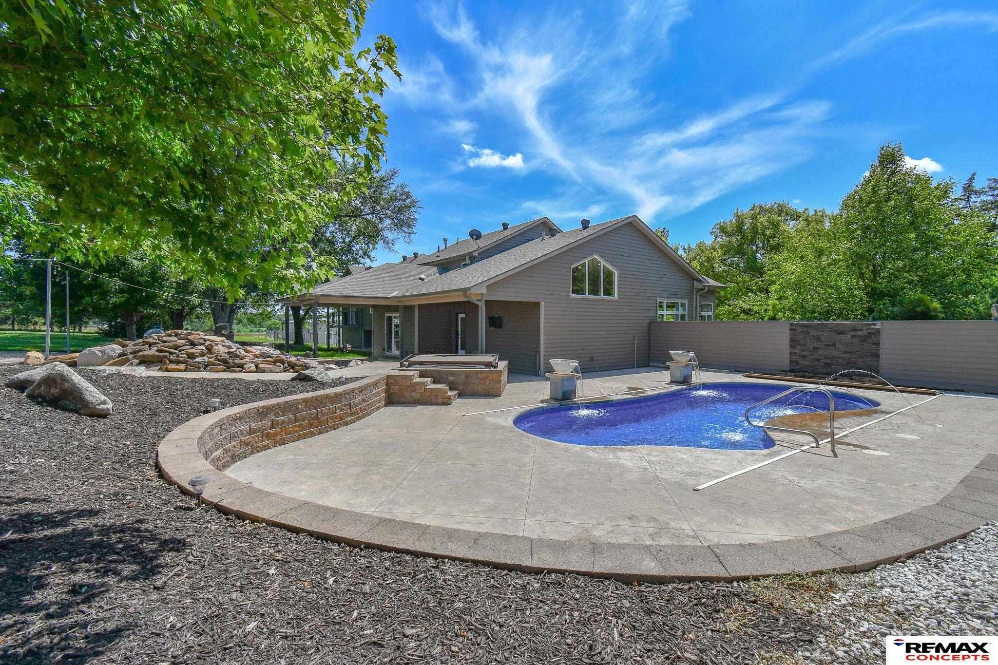 Lincoln, Nebraska, 68523, United States, 5 Bedrooms Bedrooms, ,5 BathroomsBathrooms,Residential,Active,1884993