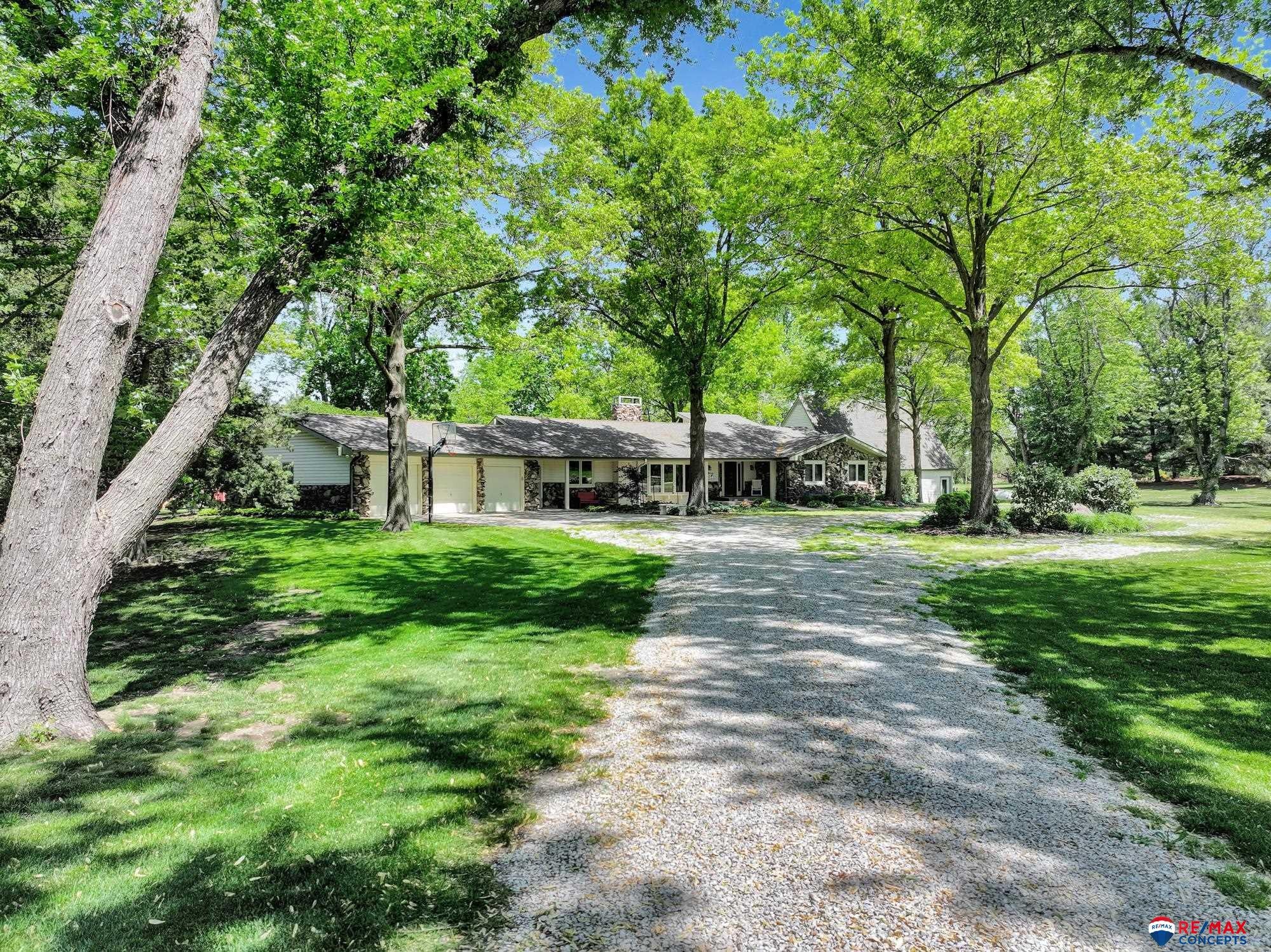 Lincoln, Nebraska, 68520, United States, 3 Bedrooms Bedrooms, ,5 BathroomsBathrooms,Residential,Active,1820460