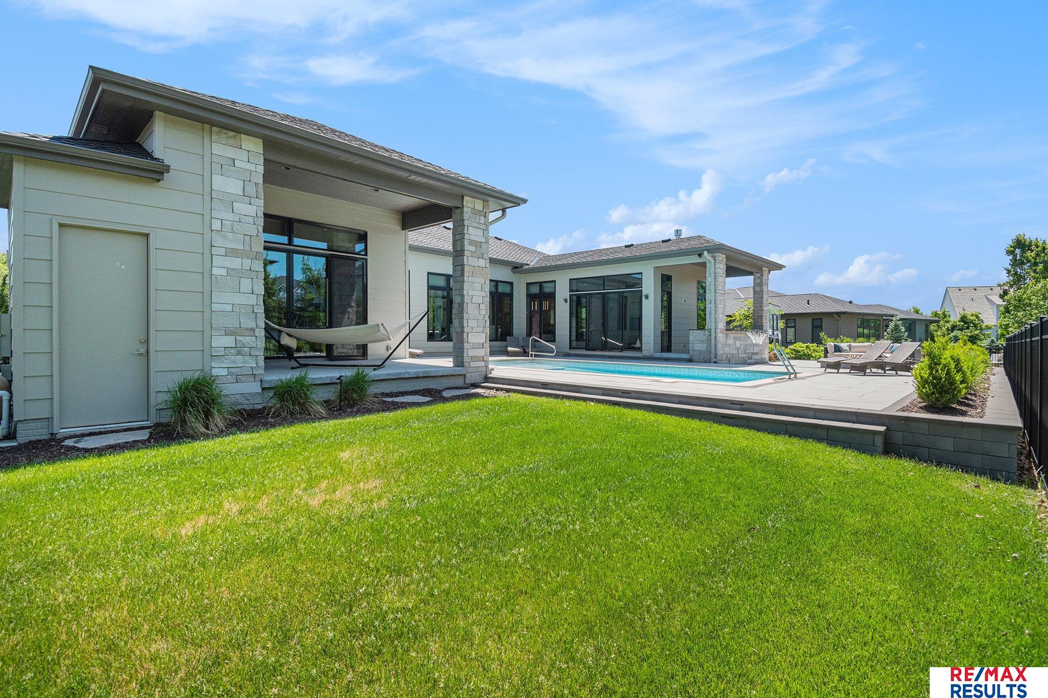 Elkhorn, Nebraska, 68022, United States, 5 Bedrooms Bedrooms, ,7 BathroomsBathrooms,Residential,Pending,1953673