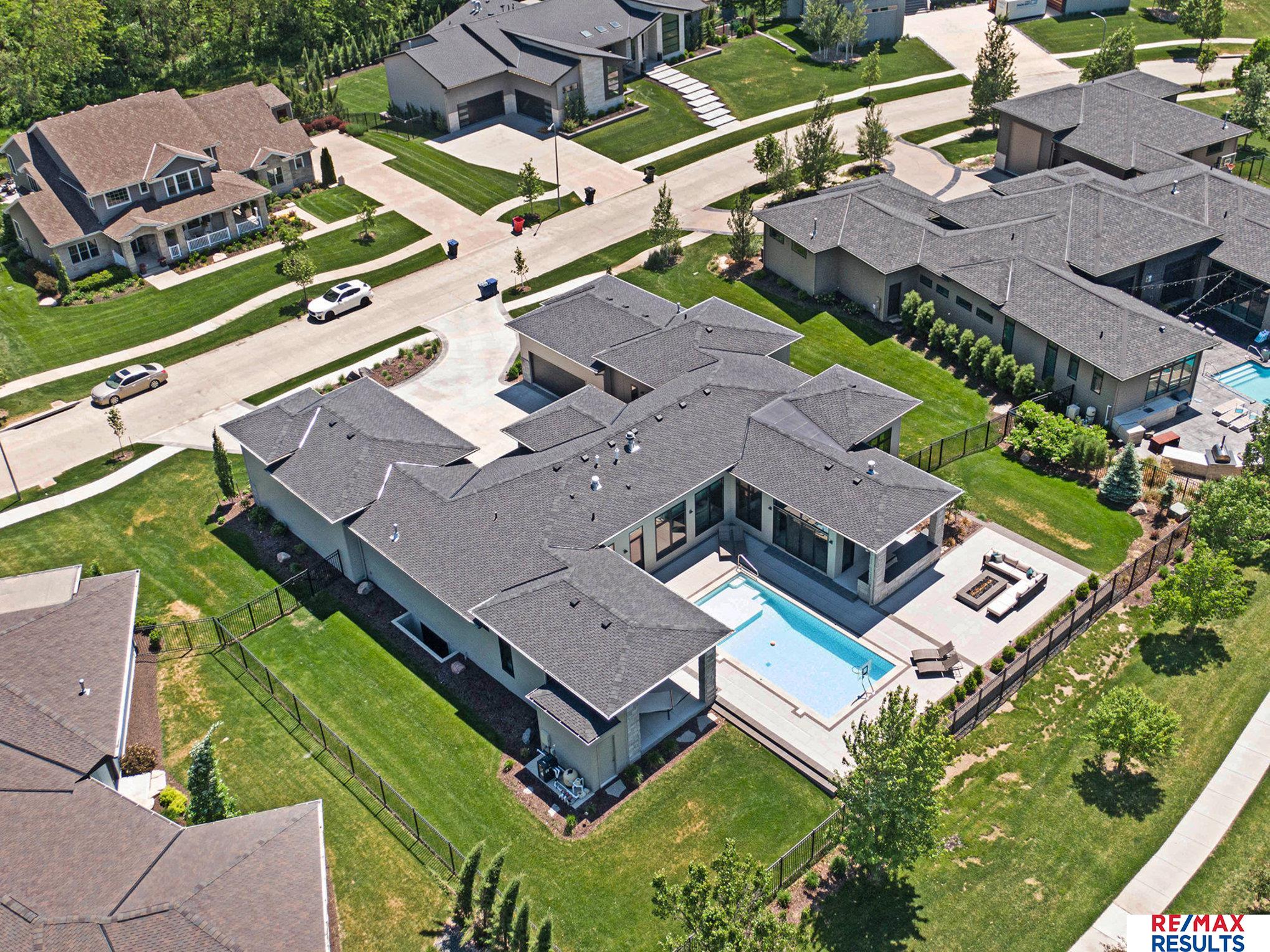 Elkhorn, Nebraska, 68022, United States, 5 Bedrooms Bedrooms, ,7 BathroomsBathrooms,Residential,Pending,1953673