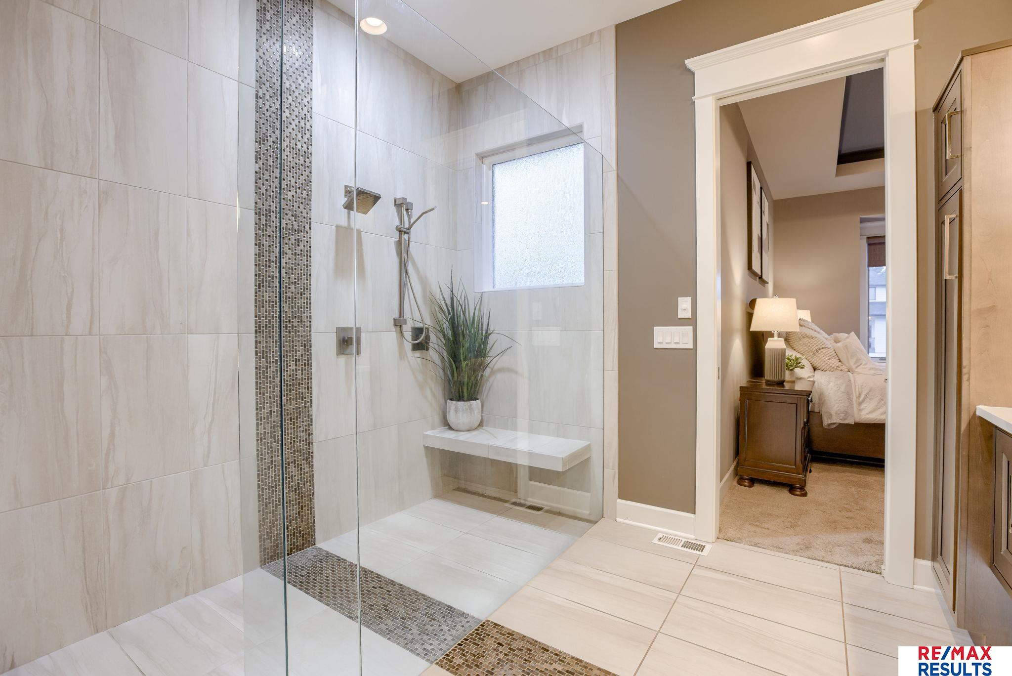 Omaha, Nebraska, 68022, United States, 5 Bedrooms Bedrooms, ,4 BathroomsBathrooms,Residential,Active,1905352