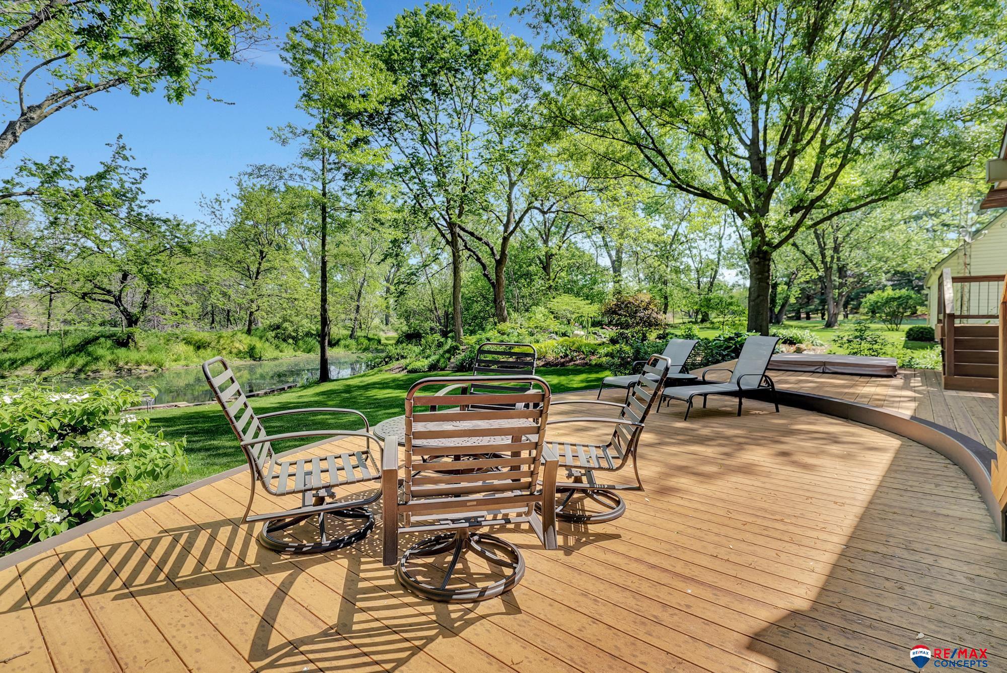 Lincoln, Nebraska, 68520, United States, 3 Bedrooms Bedrooms, ,5 BathroomsBathrooms,Residential,Active,1820460
