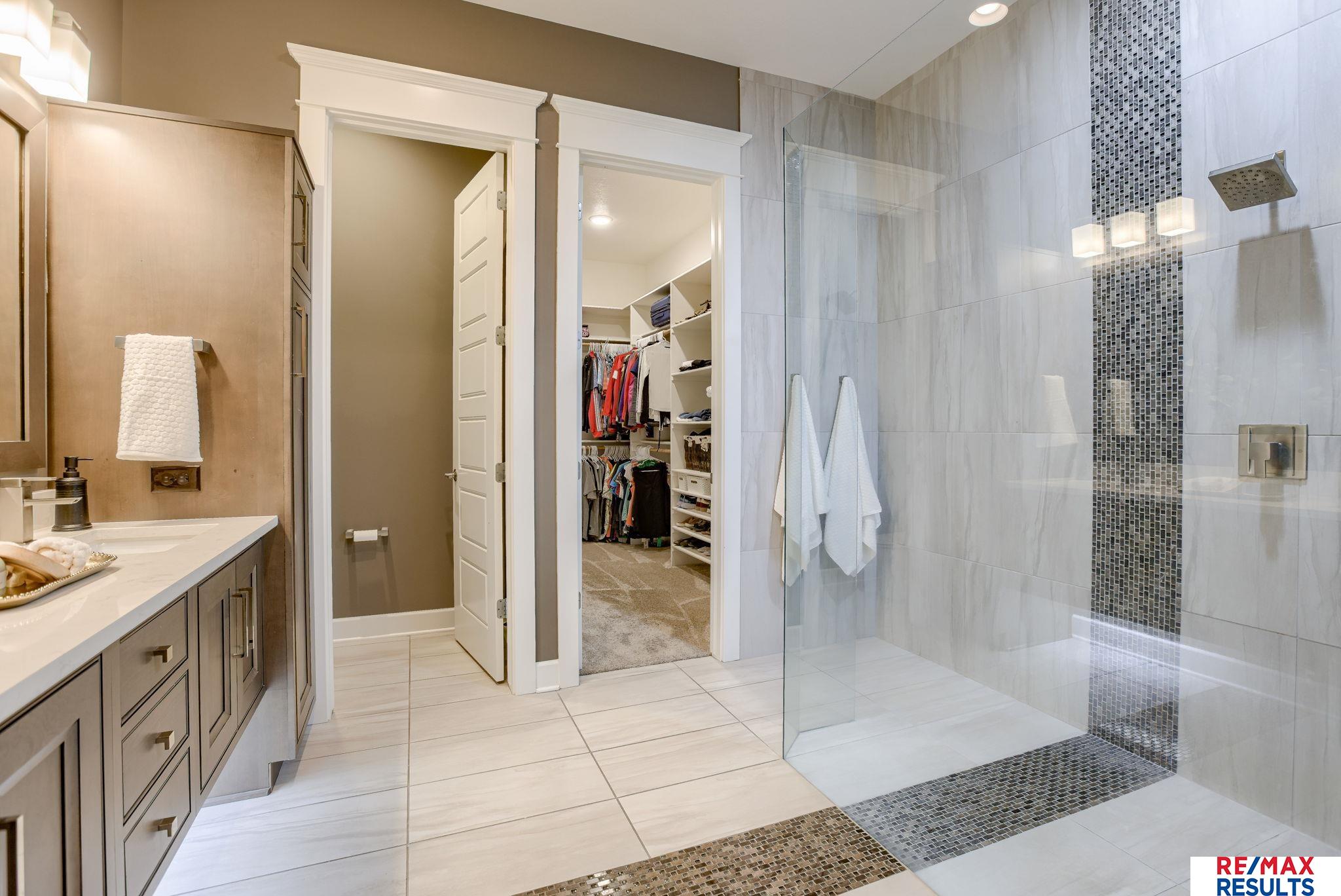 Omaha, Nebraska, 68022, United States, 5 Bedrooms Bedrooms, ,4 BathroomsBathrooms,Residential,Active,1905352
