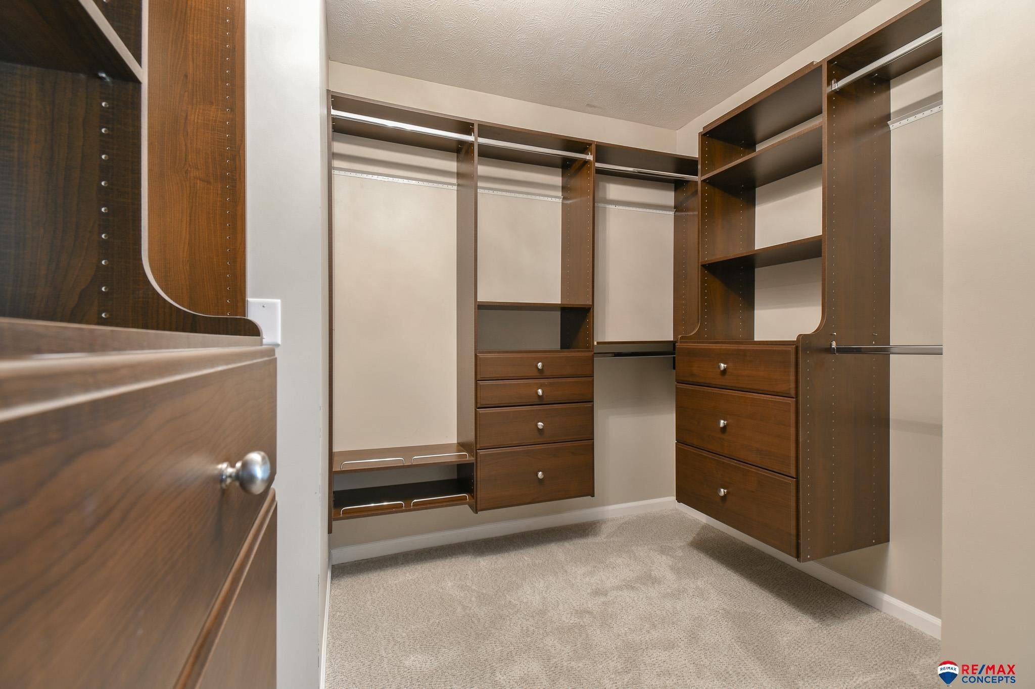 Lincoln, Nebraska, 68523, United States, 5 Bedrooms Bedrooms, ,5 BathroomsBathrooms,Residential,Active,1884993