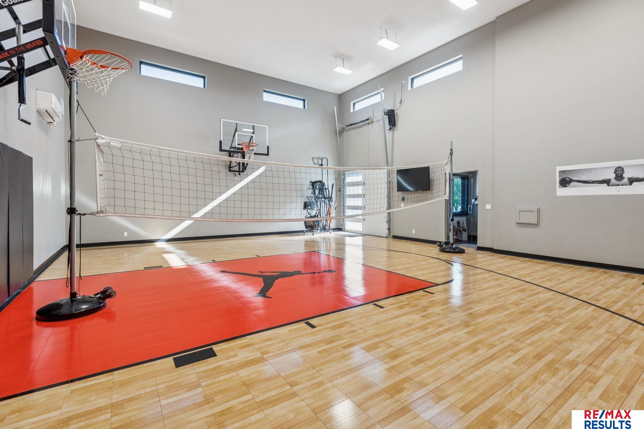 Omaha, Nebraska, 68022, United States, 5 Bedrooms Bedrooms, ,5 BathroomsBathrooms,Residential,Active,1965857