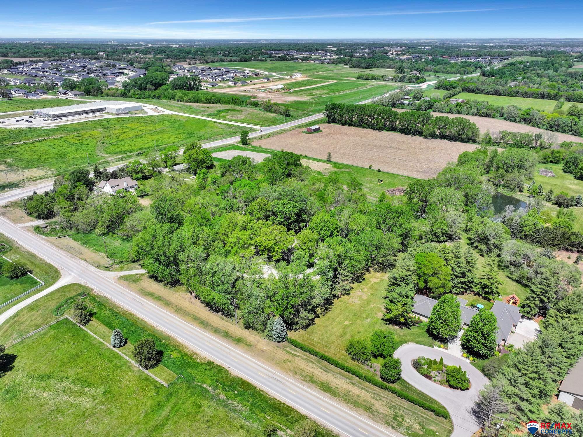 Lincoln, Nebraska, 68520, United States, 3 Bedrooms Bedrooms, ,5 BathroomsBathrooms,Residential,Active,1820460
