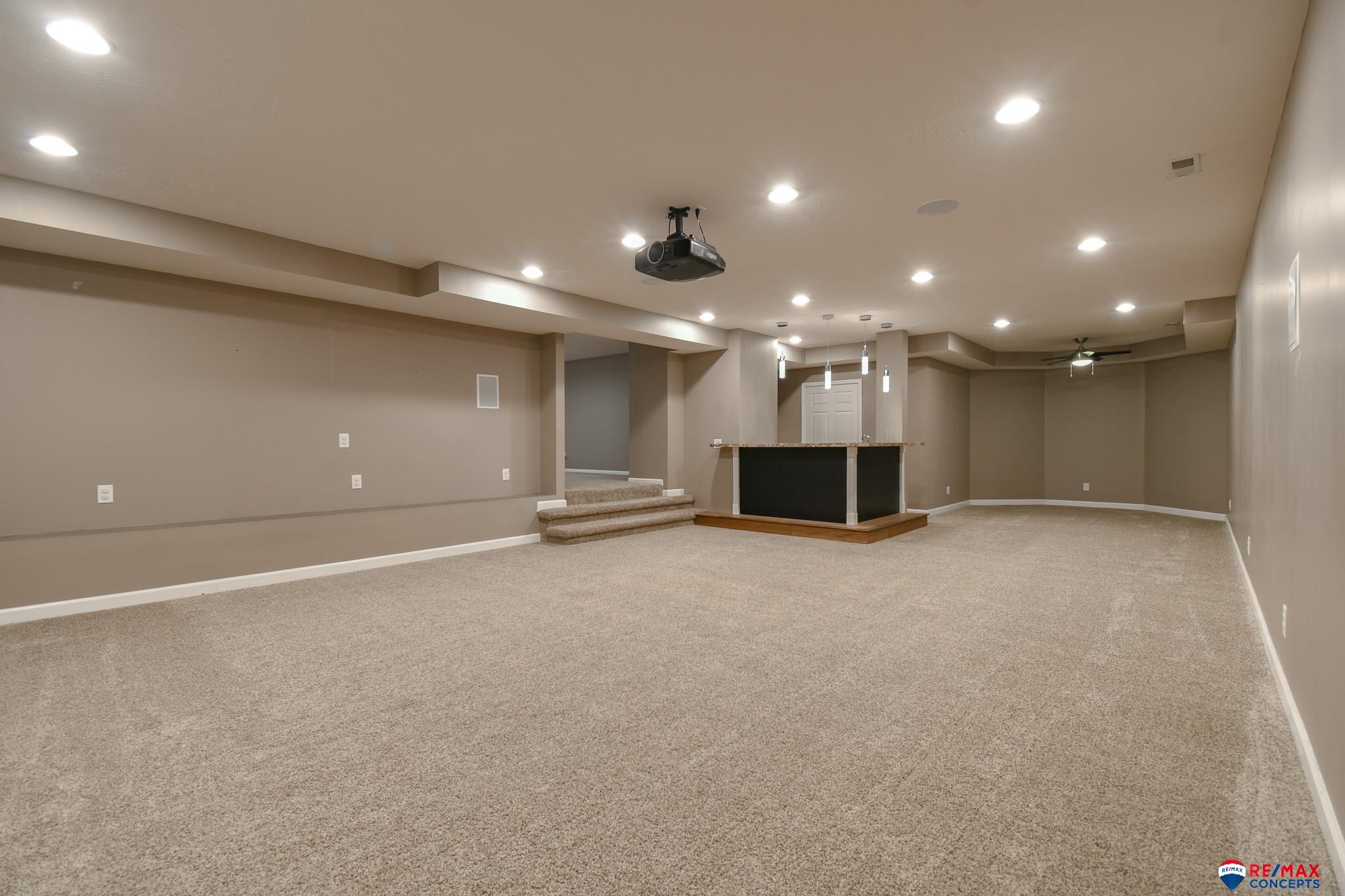 Lincoln, Nebraska, 68523, United States, 5 Bedrooms Bedrooms, ,5 BathroomsBathrooms,Residential,Active,1884993