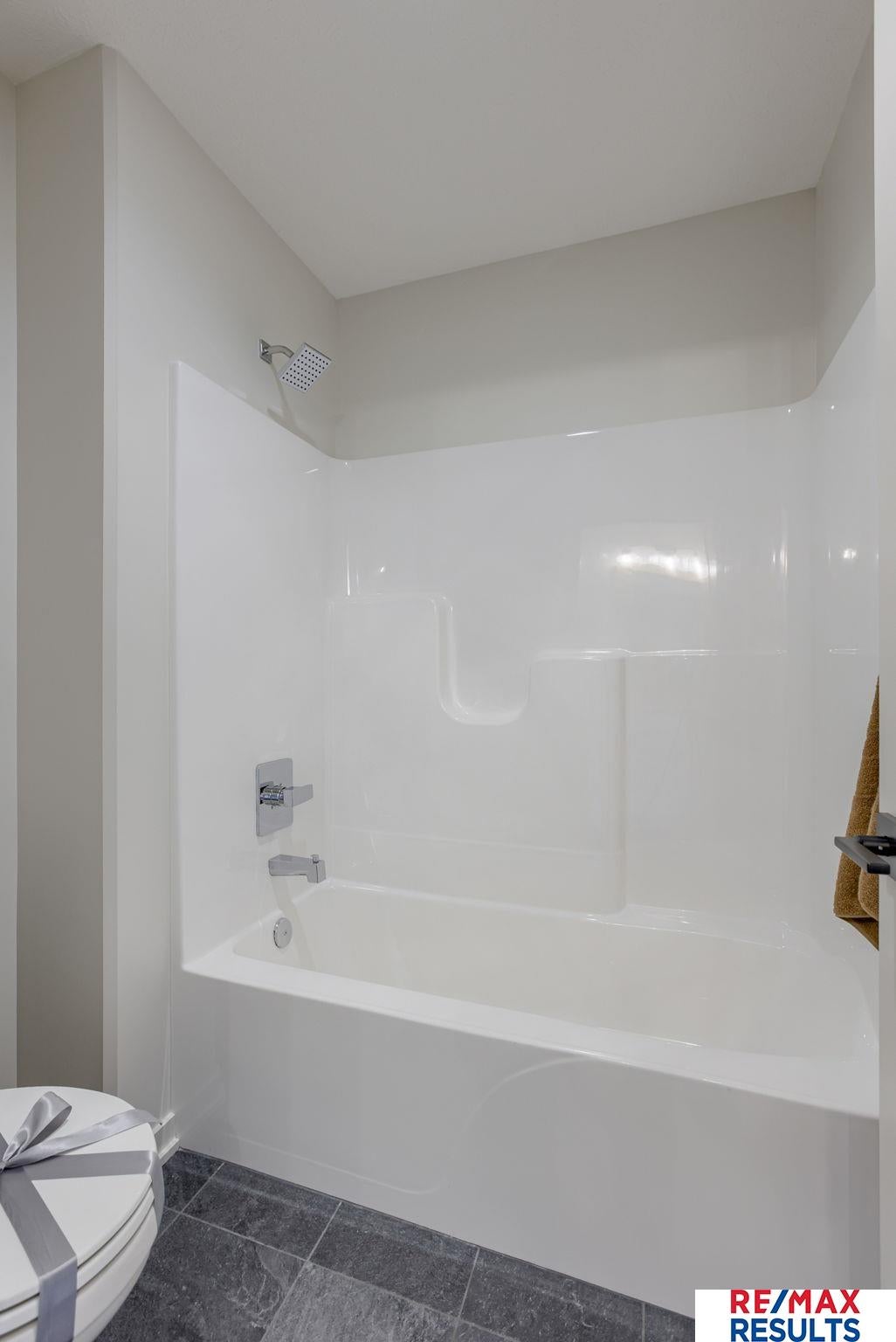 Omaha, Nebraska, 68022, United States, 5 Bedrooms Bedrooms, ,5 BathroomsBathrooms,Residential,Active,2008923