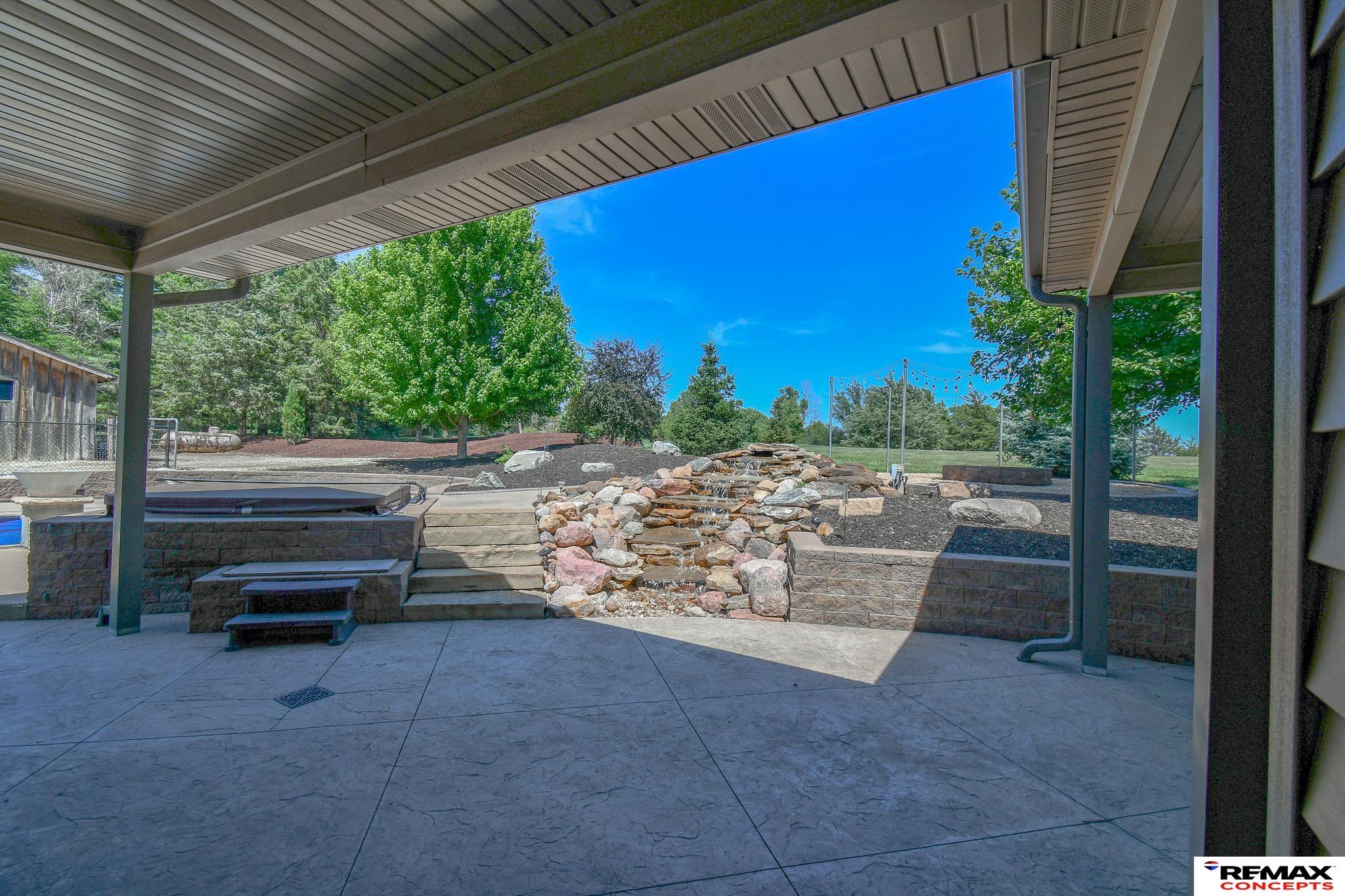 Lincoln, Nebraska, 68523, United States, 5 Bedrooms Bedrooms, ,5 BathroomsBathrooms,Residential,Active,1884993