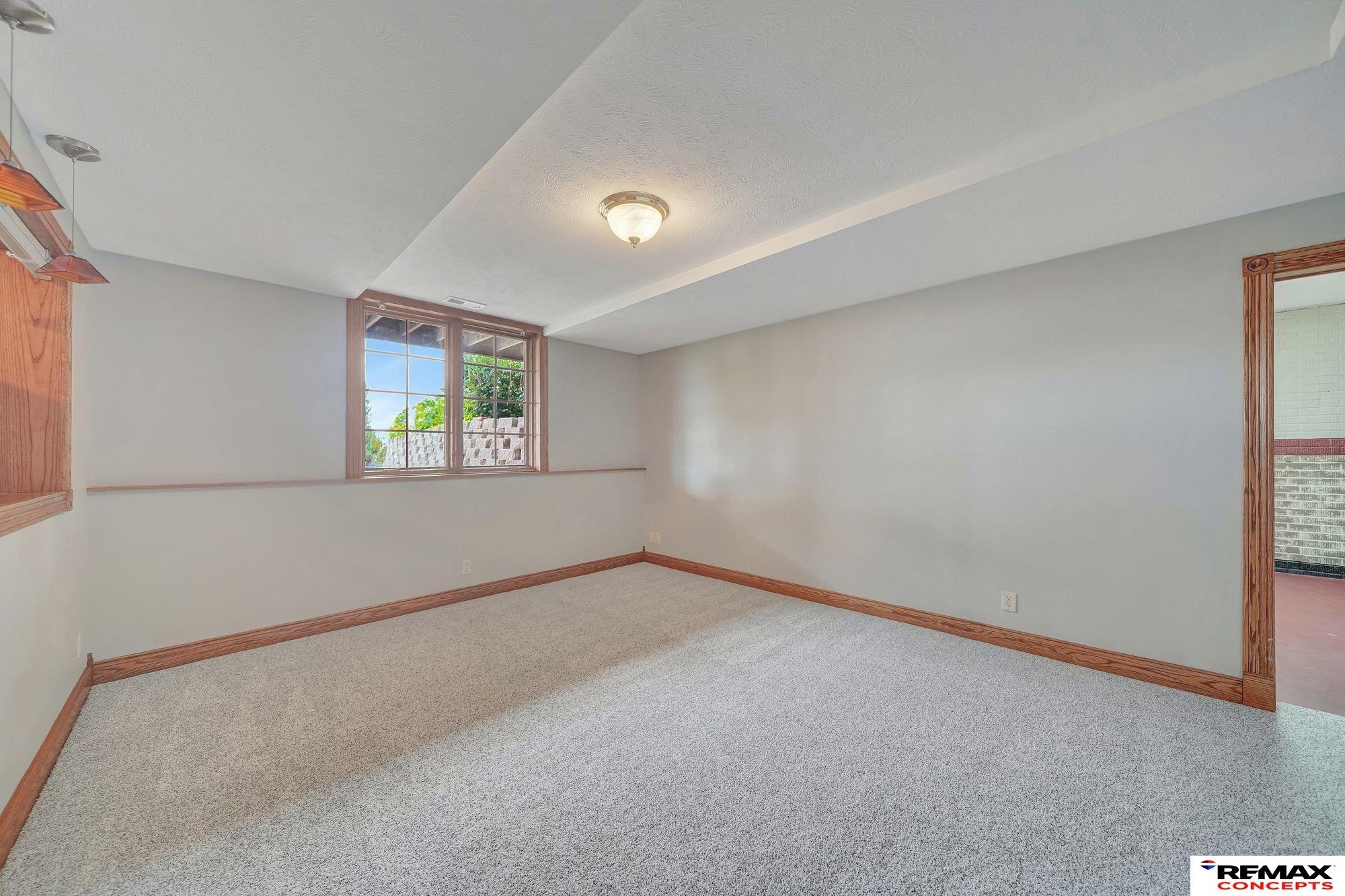 Roca, Nebraska, 68430, United States, 7 Bedrooms Bedrooms, ,4 BathroomsBathrooms,Residential,Active,1954025