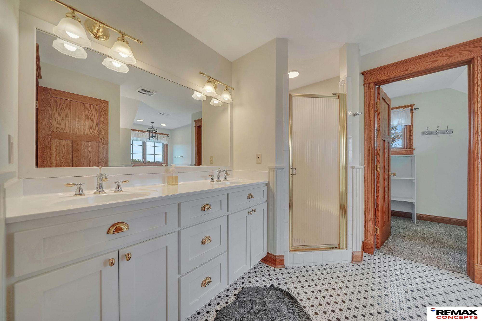 Roca, Nebraska, 68430, United States, 7 Bedrooms Bedrooms, ,4 BathroomsBathrooms,Residential,Active,1954025