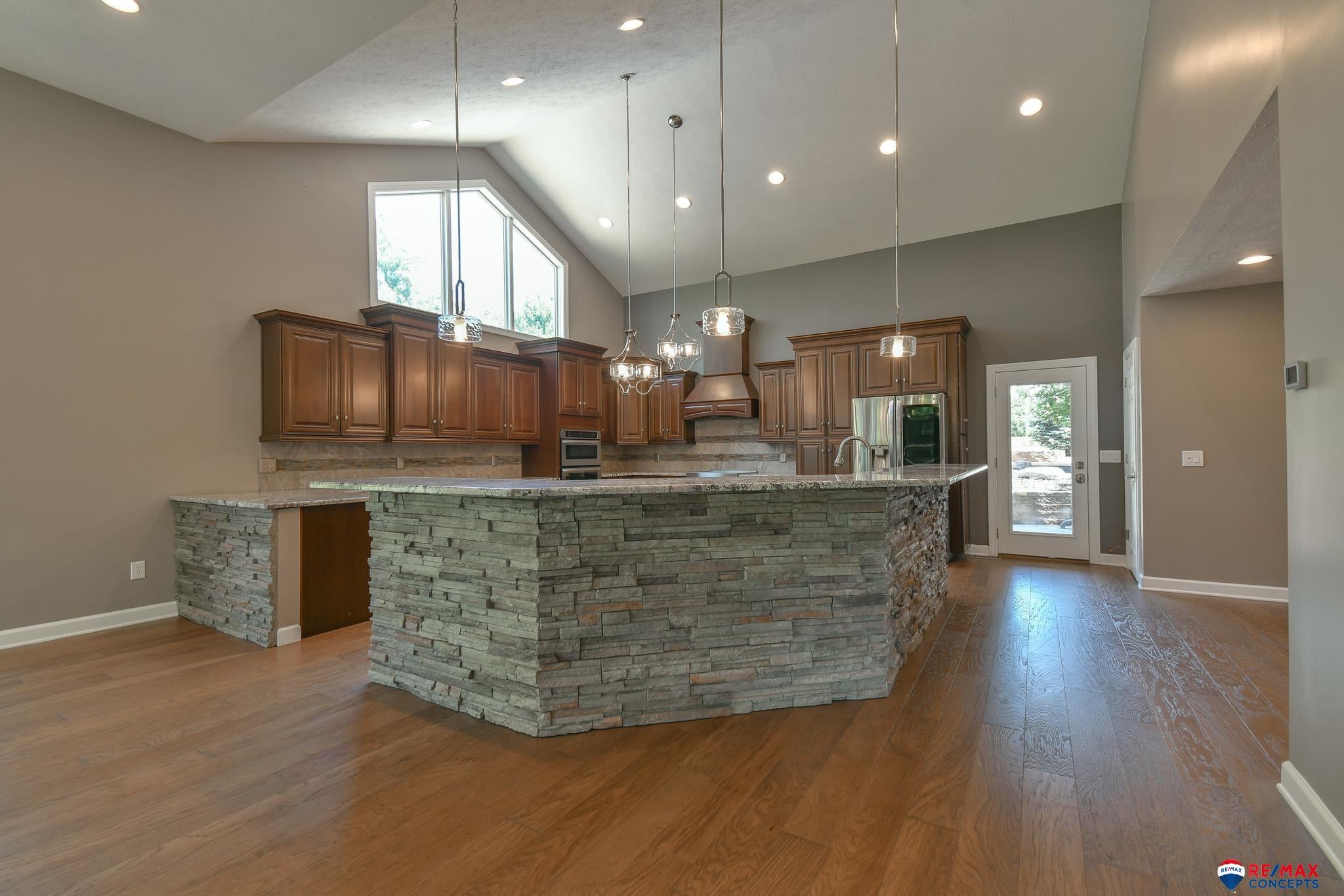 Lincoln, Nebraska, 68523, United States, 5 Bedrooms Bedrooms, ,5 BathroomsBathrooms,Residential,Active,1884993