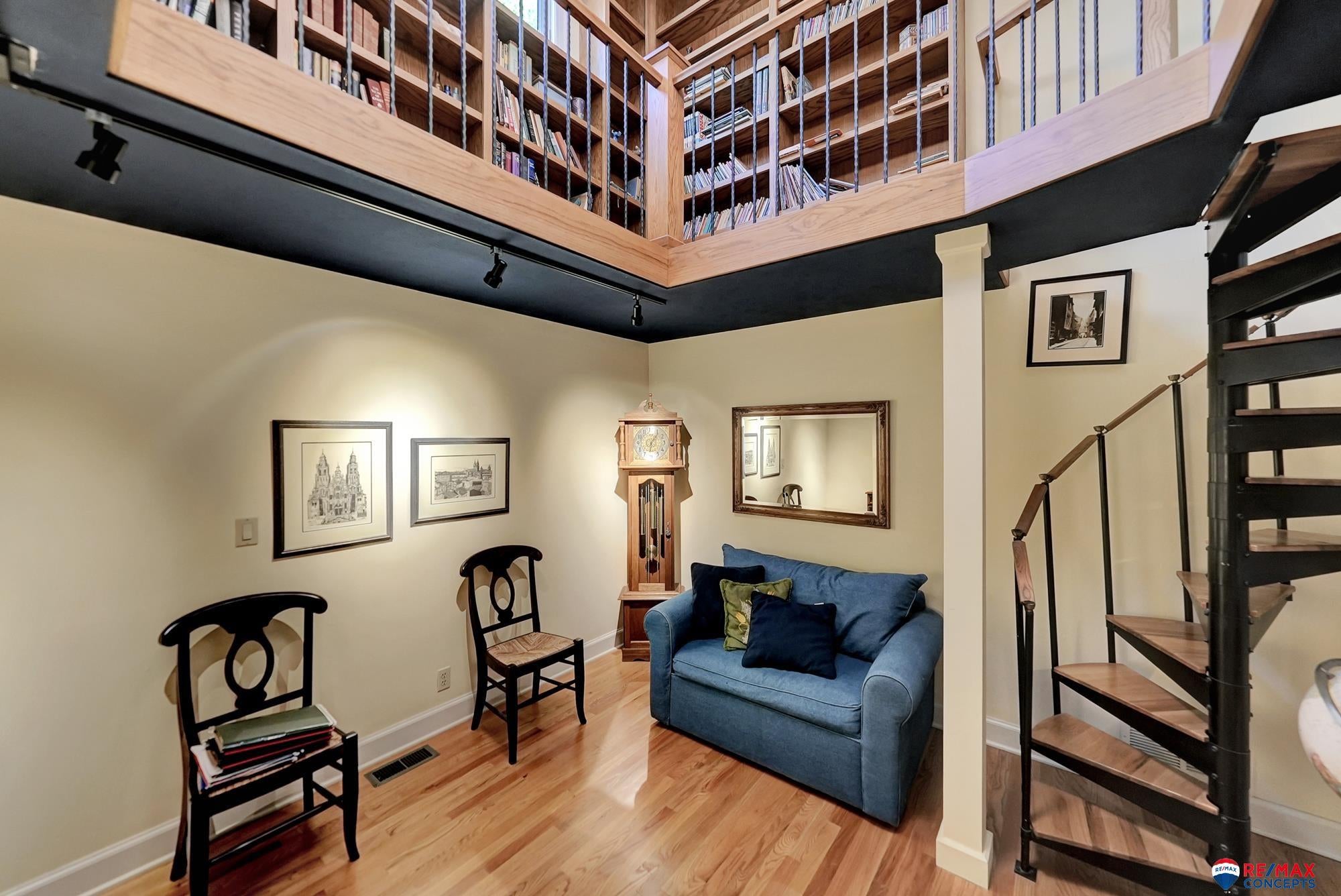 Lincoln, Nebraska, 68520, United States, 3 Bedrooms Bedrooms, ,5 BathroomsBathrooms,Residential,Active,1820460