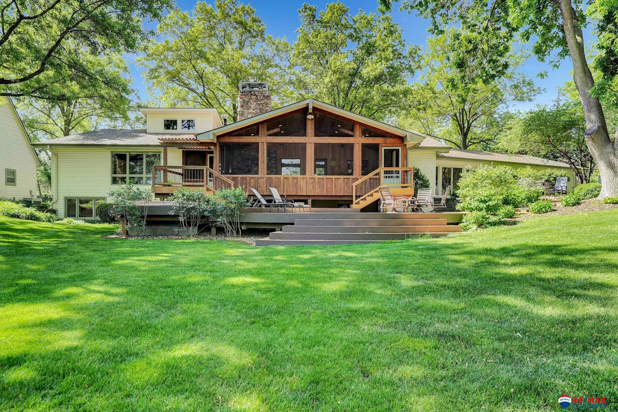 Lincoln, Nebraska, 68520, United States, 3 Bedrooms Bedrooms, ,5 BathroomsBathrooms,Residential,Active,1820460