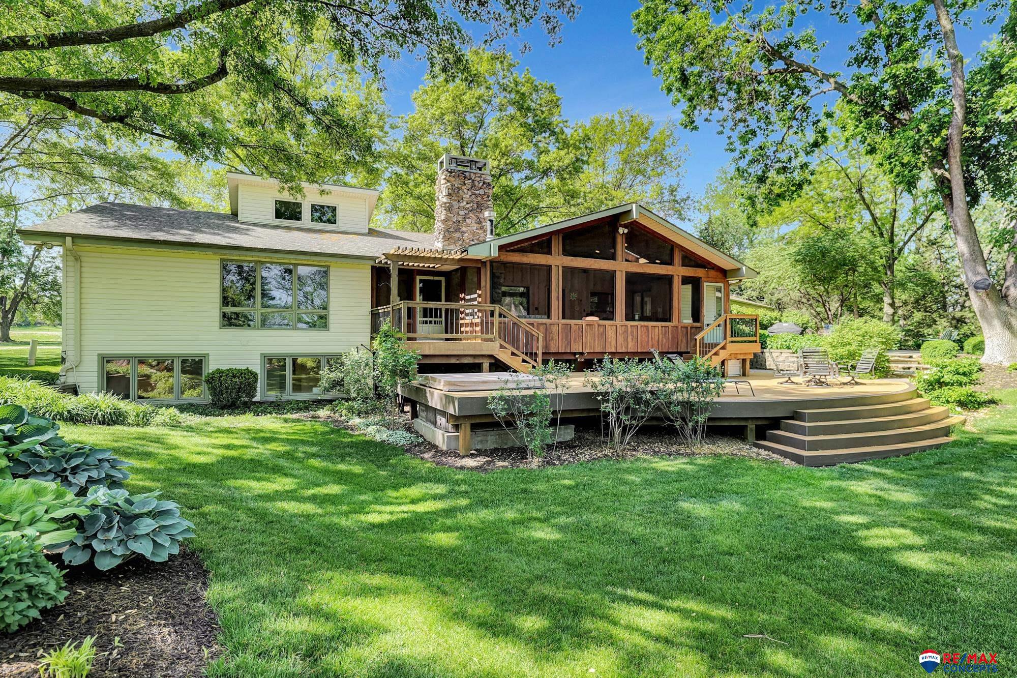 Lincoln, Nebraska, 68520, United States, 3 Bedrooms Bedrooms, ,5 BathroomsBathrooms,Residential,Active,1820460