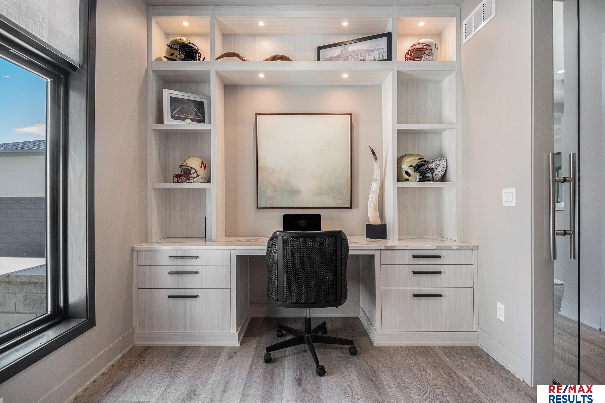 Elkhorn, Nebraska, 68022, United States, 5 Bedrooms Bedrooms, ,7 BathroomsBathrooms,Residential,Pending,1953673