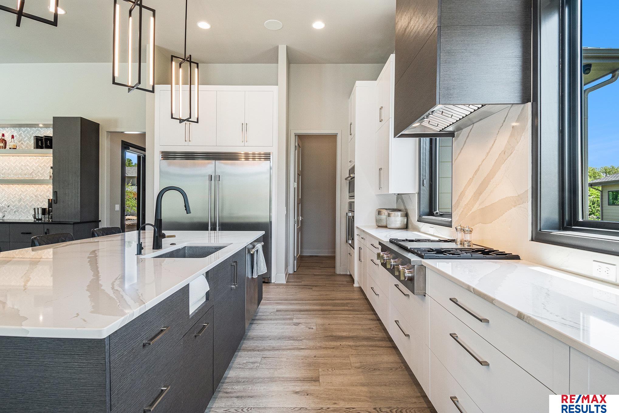 Elkhorn, Nebraska, 68022, United States, 5 Bedrooms Bedrooms, ,7 BathroomsBathrooms,Residential,Pending,1953673