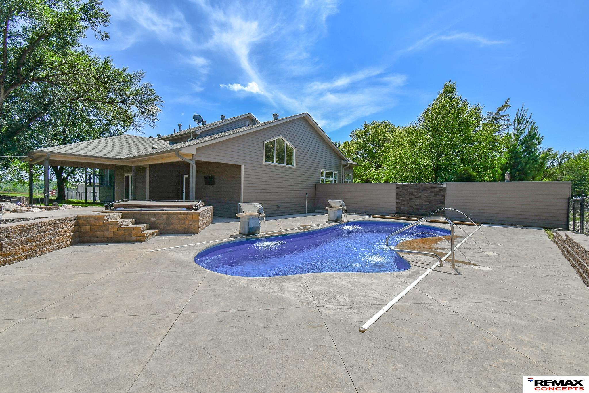 Lincoln, Nebraska, 68523, United States, 5 Bedrooms Bedrooms, ,5 BathroomsBathrooms,Residential,Active,1884993