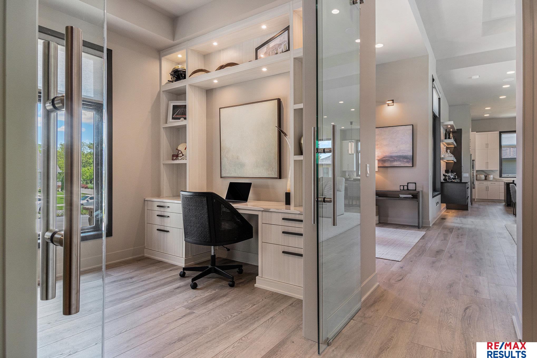 Elkhorn, Nebraska, 68022, United States, 5 Bedrooms Bedrooms, ,7 BathroomsBathrooms,Residential,Pending,1953673