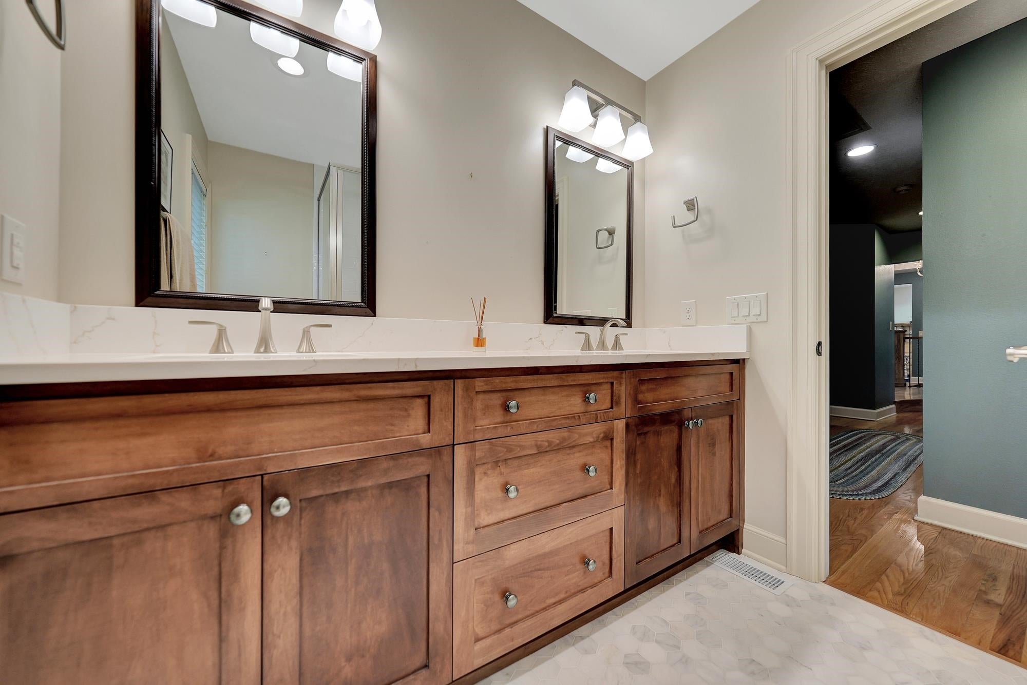 Lincoln, Nebraska, 68520, United States, 3 Bedrooms Bedrooms, ,5 BathroomsBathrooms,Residential,Active,1820460