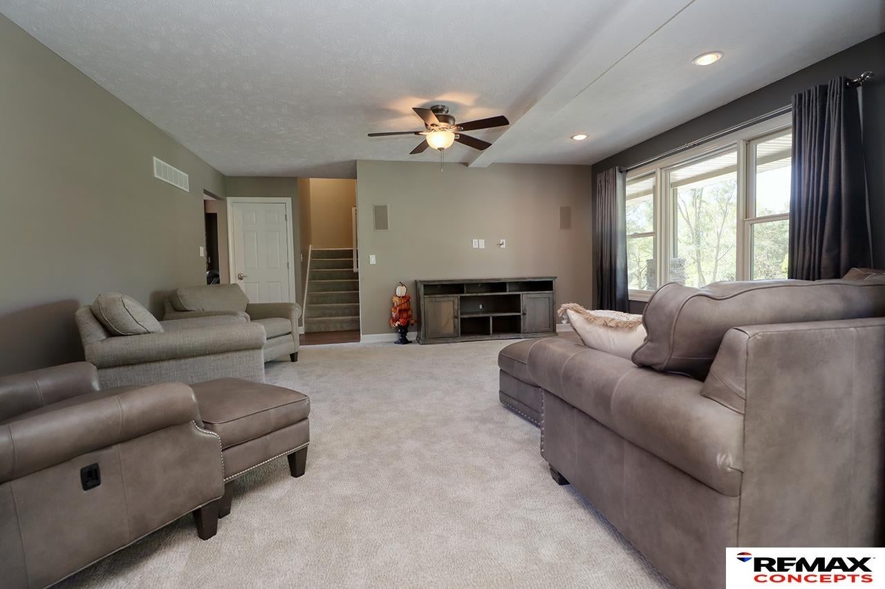 Lincoln, Nebraska, 68523, United States, 5 Bedrooms Bedrooms, ,5 BathroomsBathrooms,Residential,Active,1884993