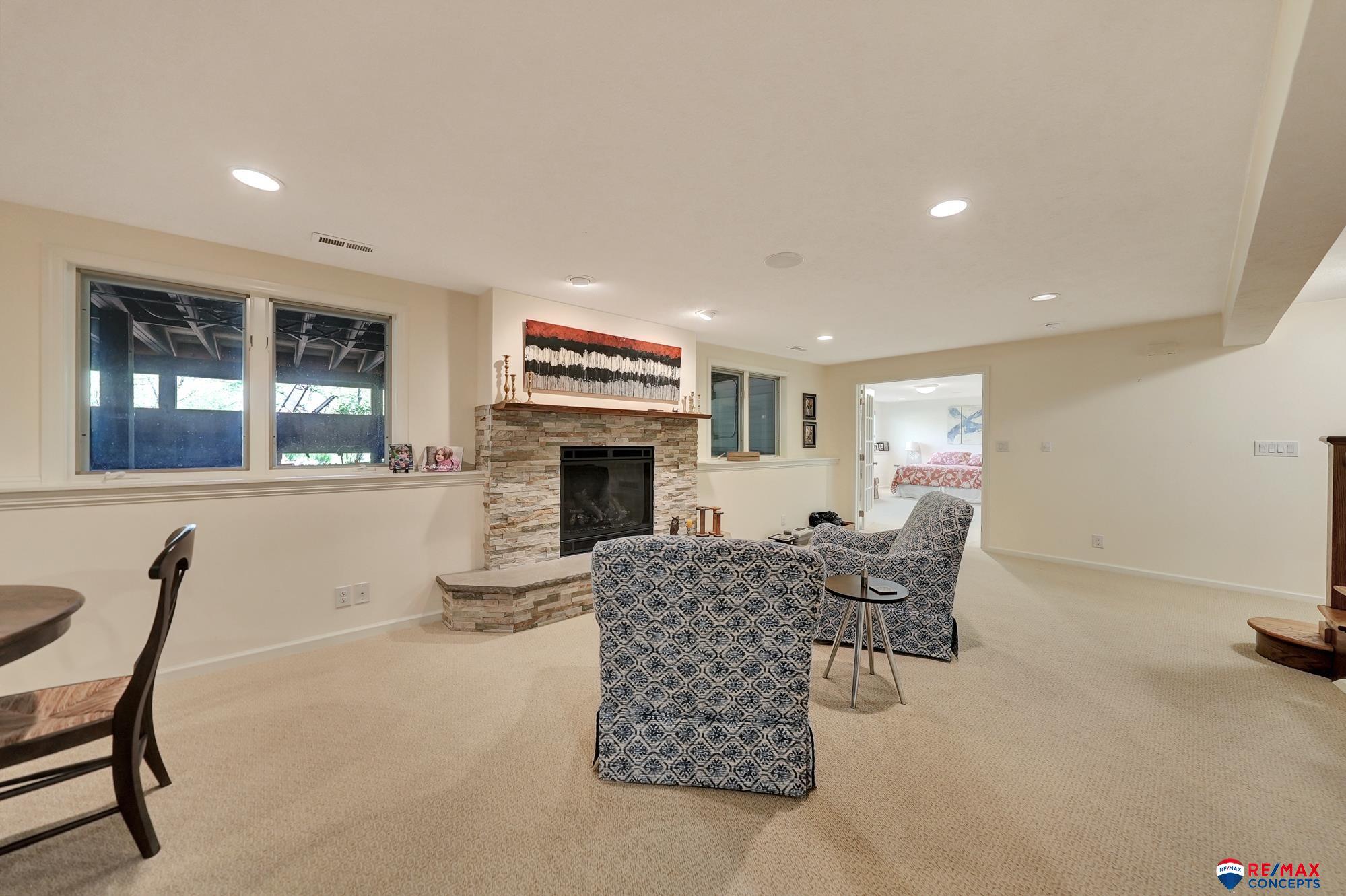 Lincoln, Nebraska, 68520, United States, 3 Bedrooms Bedrooms, ,5 BathroomsBathrooms,Residential,Active,1820460