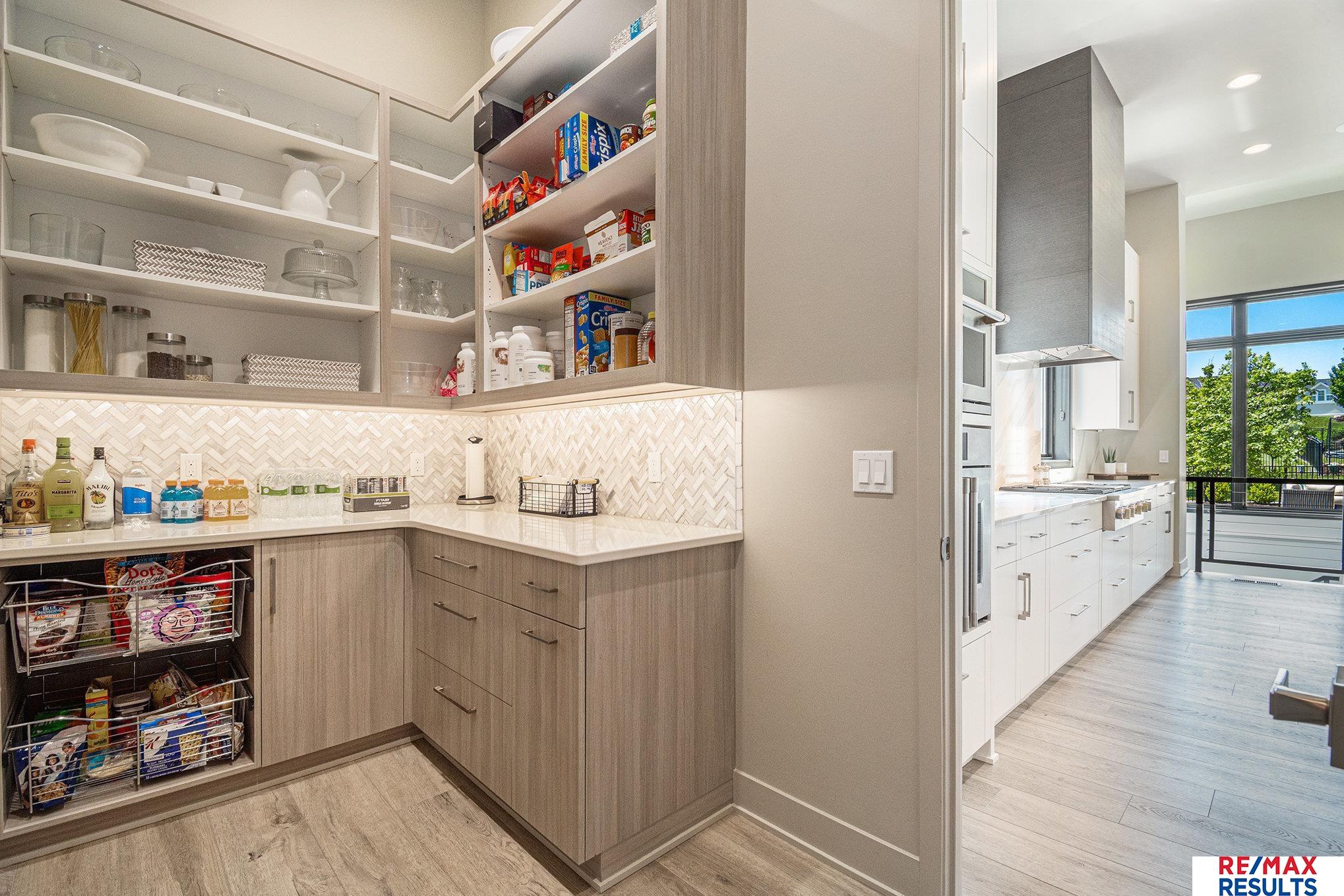 Elkhorn, Nebraska, 68022, United States, 5 Bedrooms Bedrooms, ,7 BathroomsBathrooms,Residential,Pending,1953673