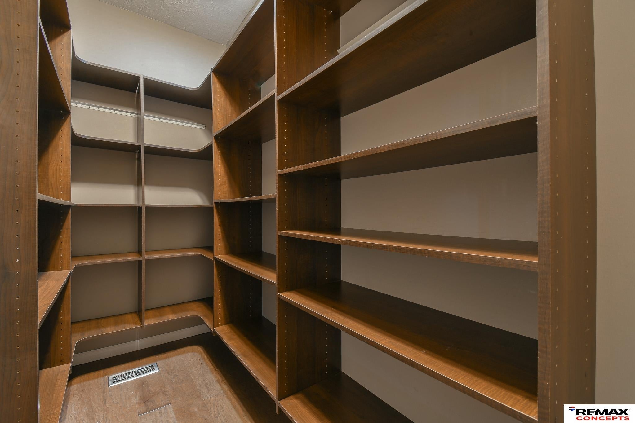 Lincoln, Nebraska, 68523, United States, 5 Bedrooms Bedrooms, ,5 BathroomsBathrooms,Residential,Active,1884993