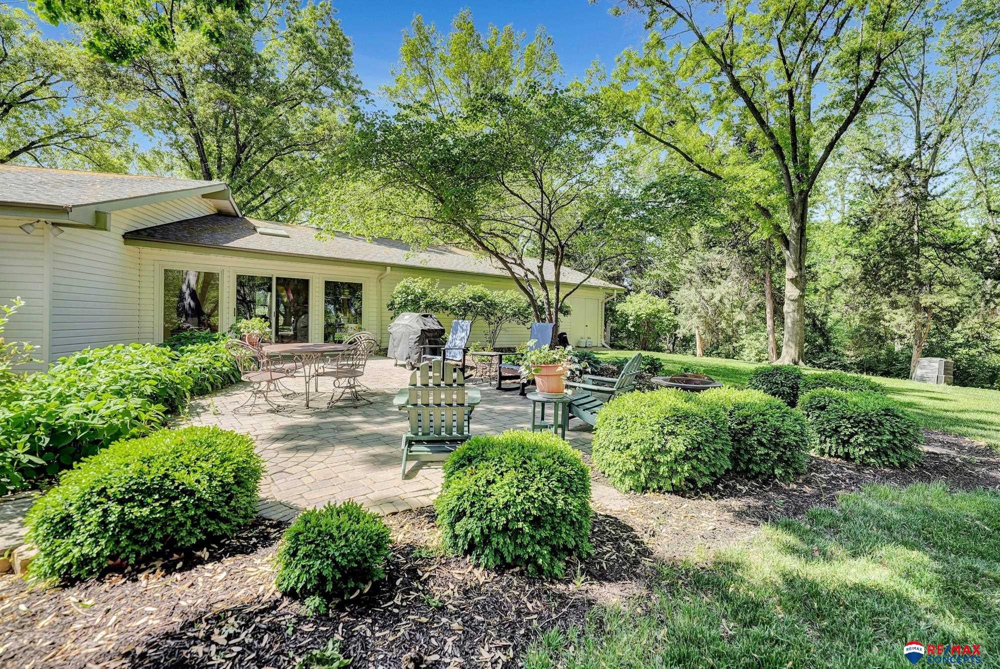 Lincoln, Nebraska, 68520, United States, 3 Bedrooms Bedrooms, ,5 BathroomsBathrooms,Residential,Active,1820460
