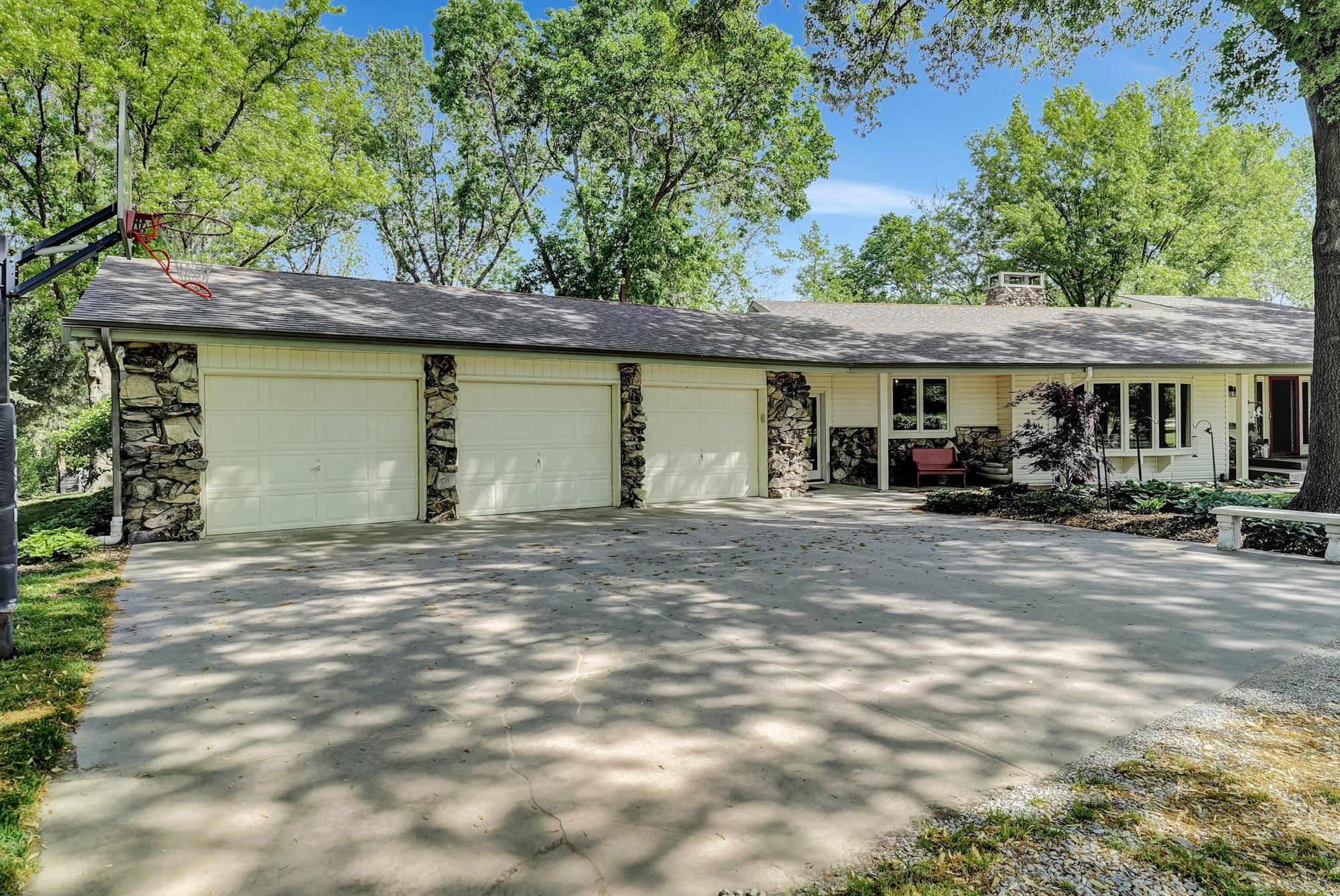 Lincoln, Nebraska, 68520, United States, 3 Bedrooms Bedrooms, ,5 BathroomsBathrooms,Residential,Active,1820460