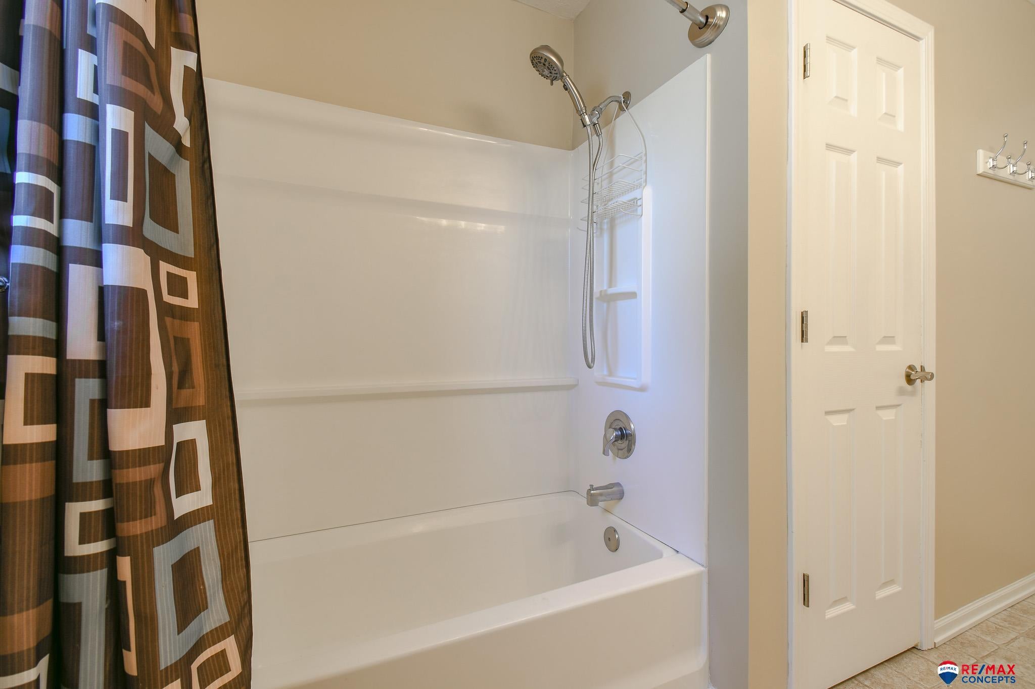 Lincoln, Nebraska, 68523, United States, 5 Bedrooms Bedrooms, ,5 BathroomsBathrooms,Residential,Active,1884993