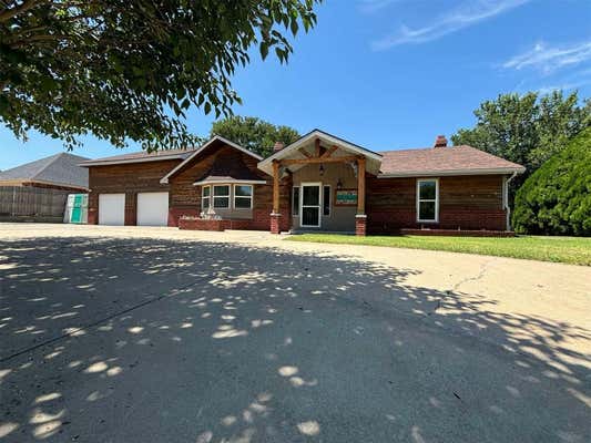 33 SENECA DR, GUYMON, OK 73942 - Image 1