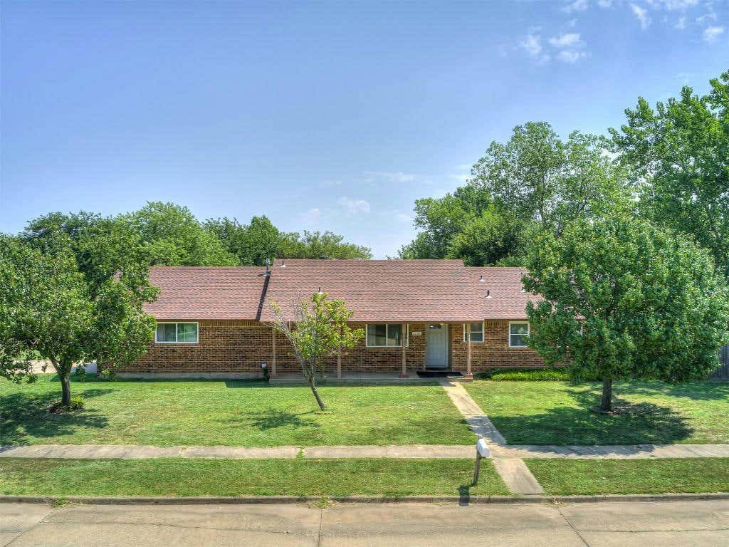 2200 CRYSTAL DR, MOORE, OK 73160, photo 1 of 14