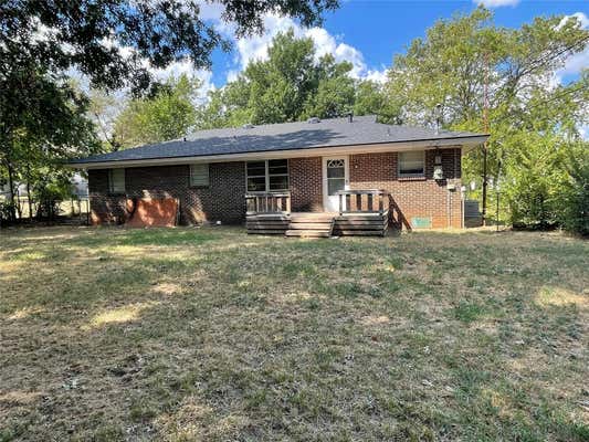 1305 S 10TH ST, CHICKASHA, OK 73018, photo 4 of 35