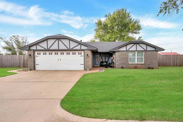 120 W MAPLE ST, CORDELL, OK 73632 - Image 1