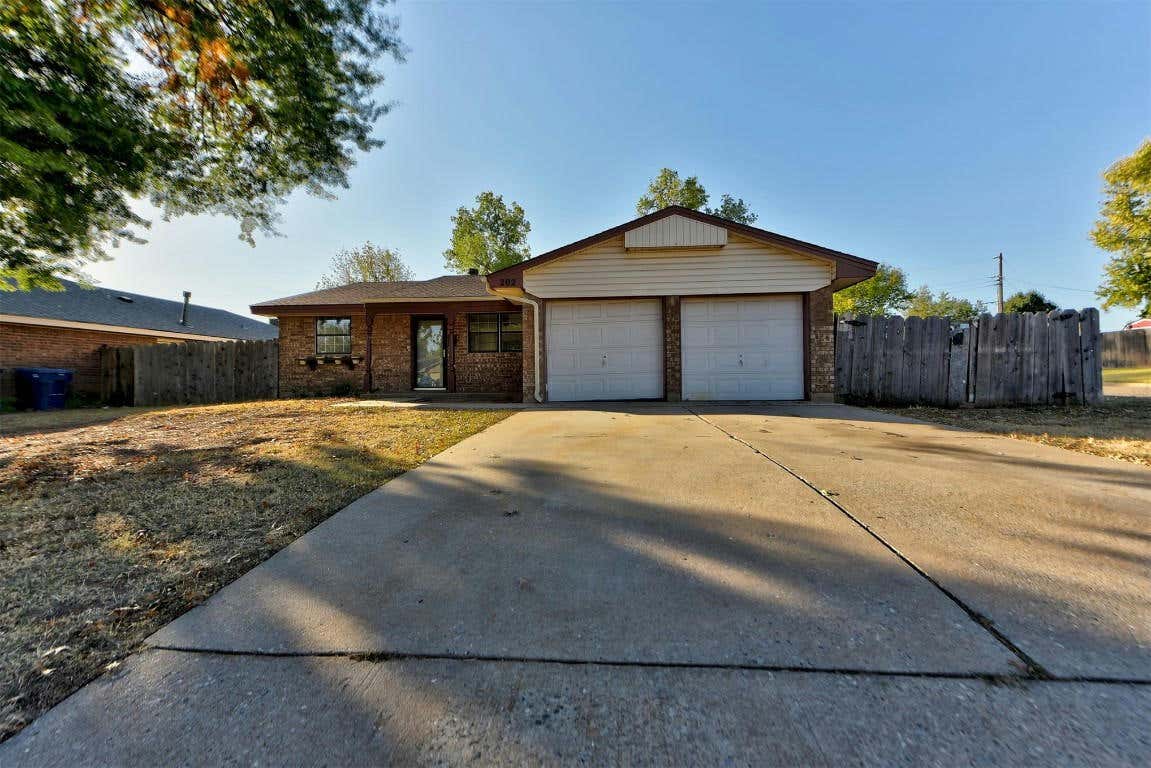 202 E BASS AVE, YUKON, OK 73099, photo 1 of 31