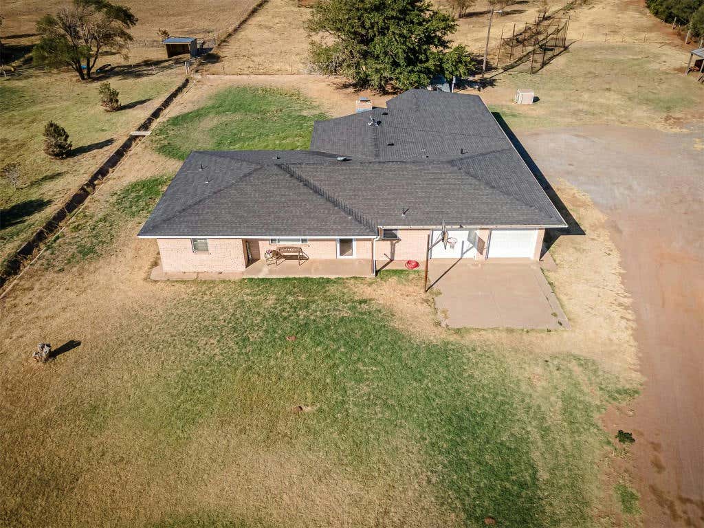 15861 S COUNTY ROAD 202, ALTUS, OK 73521, photo 1 of 48