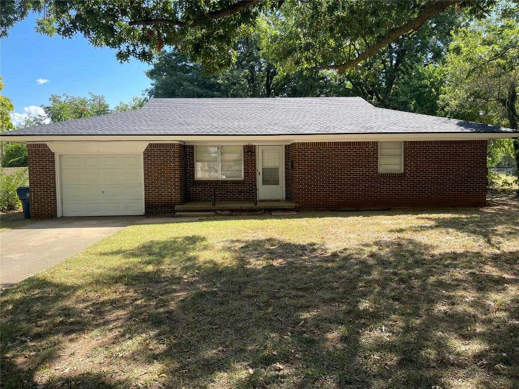 1305 S 10TH ST, CHICKASHA, OK 73018, photo 1 of 35