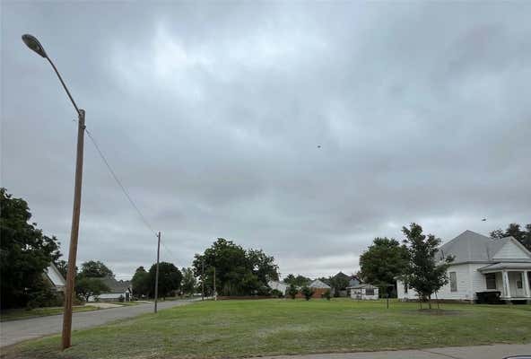 720 N PROUTY AVE, WATONGA, OK 73772 - Image 1